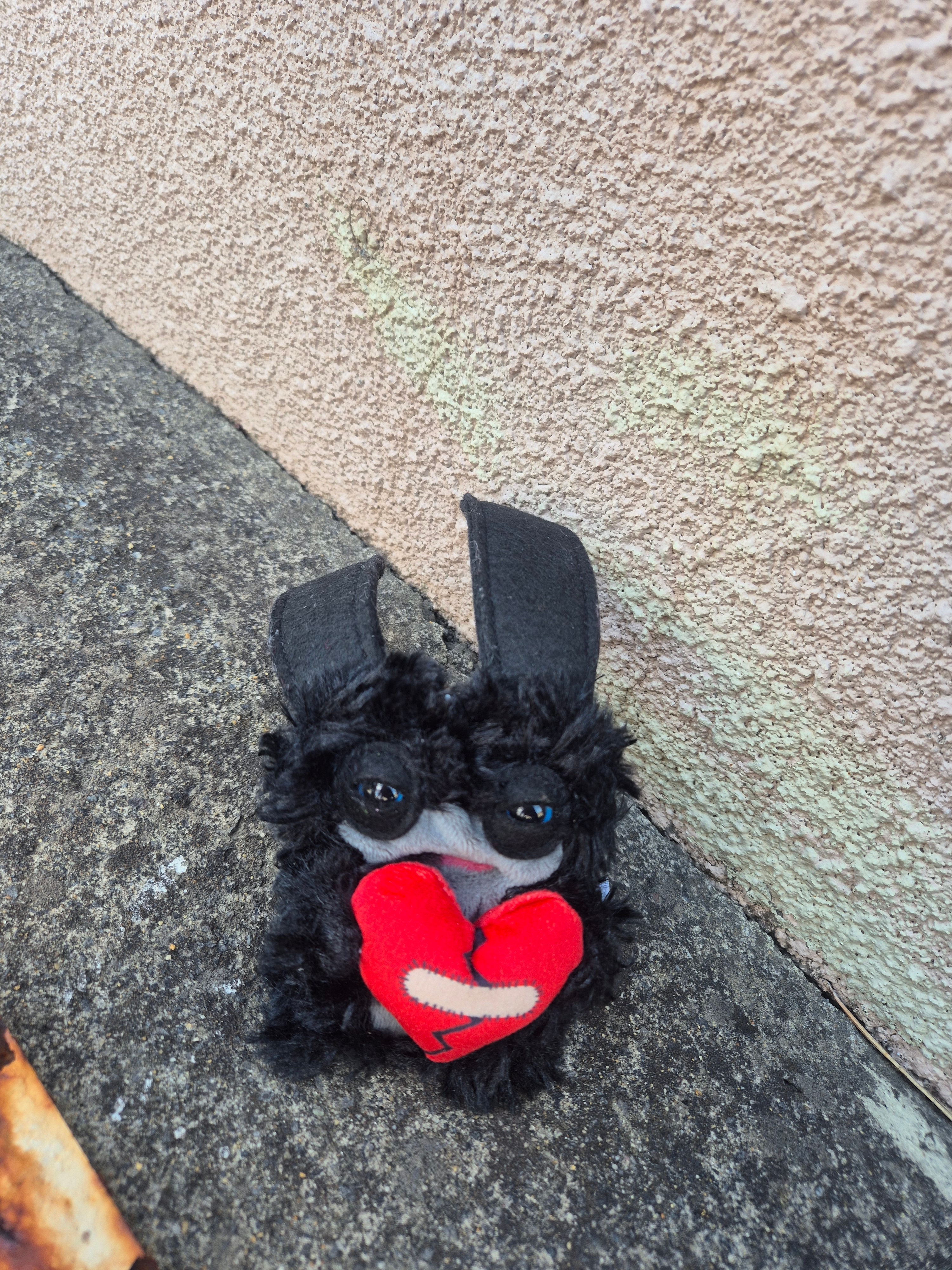 Fuggler Long Long Ear Keyring Black 착용 스타일