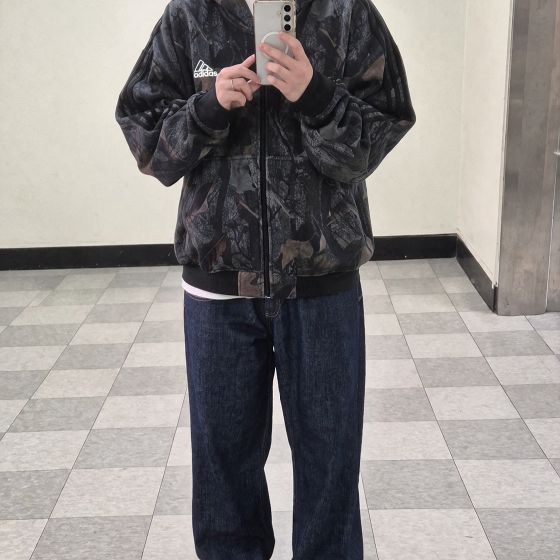 Honda Wing Logo Denim Pants Dark Navy 착용 스타일