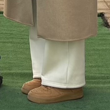 (W) Nike Air Force 1 '07 WB Flax Wheat, Longchamp Le Pliage Original Handle Pouch Black 착용 스타일 - 2