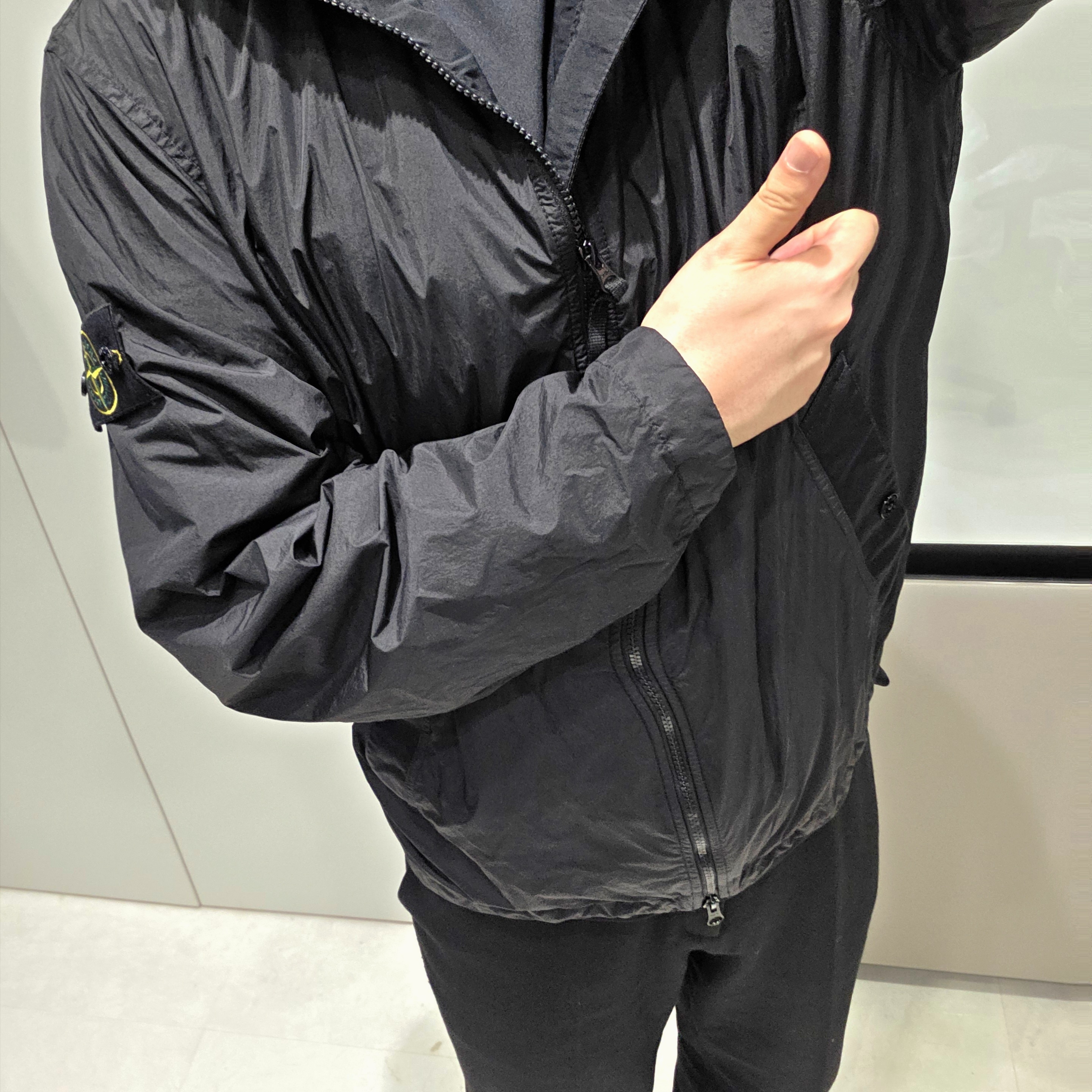 Stone Island 4100001 Crinkle Reps NY Hooded Jacket with Wind Resistance and Anti-Drop Black - 26SS 착용 스타일 - 1