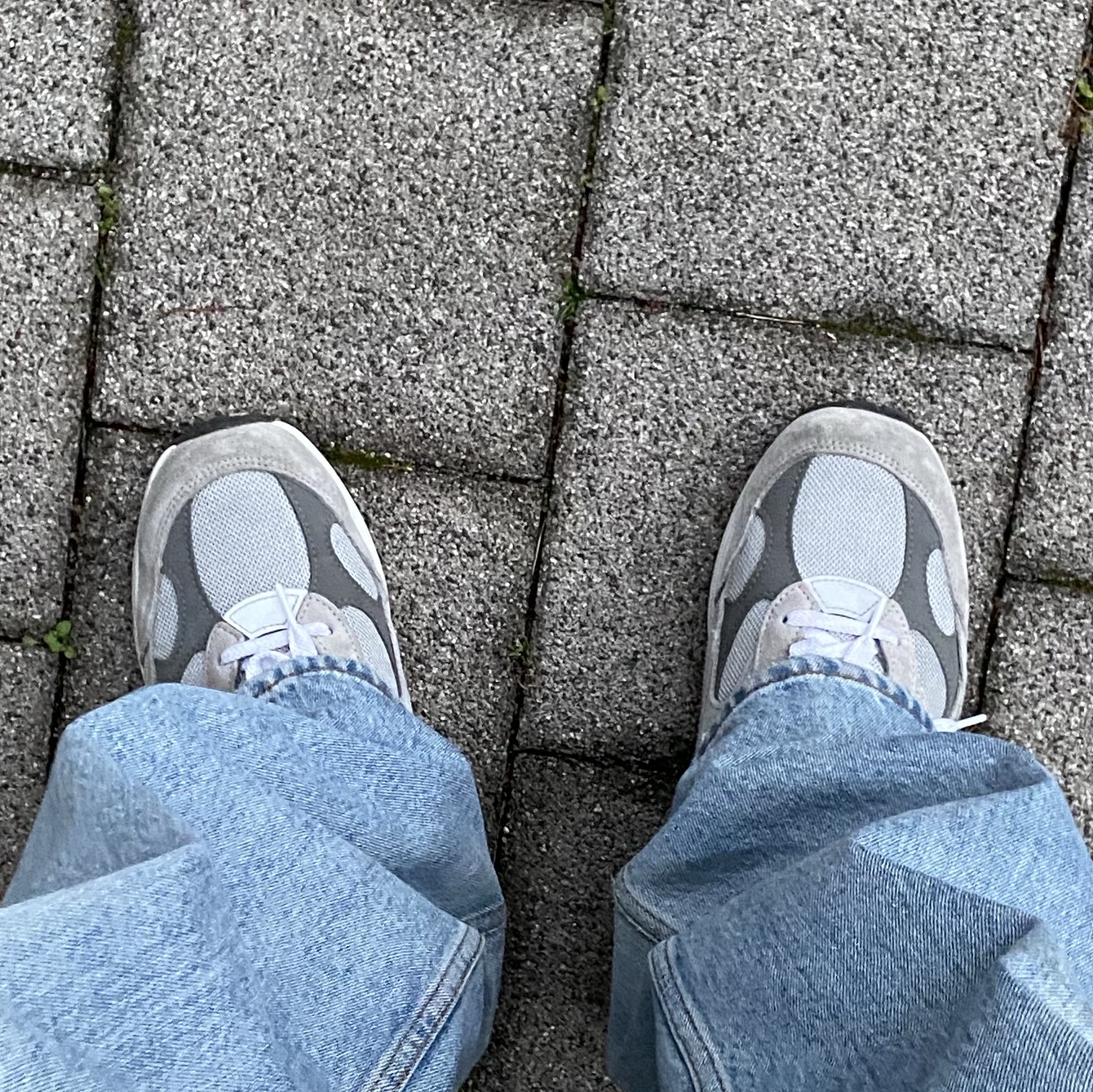 New Balance 992 Made in USA Core Grey Silver Metallic 착용 스타일