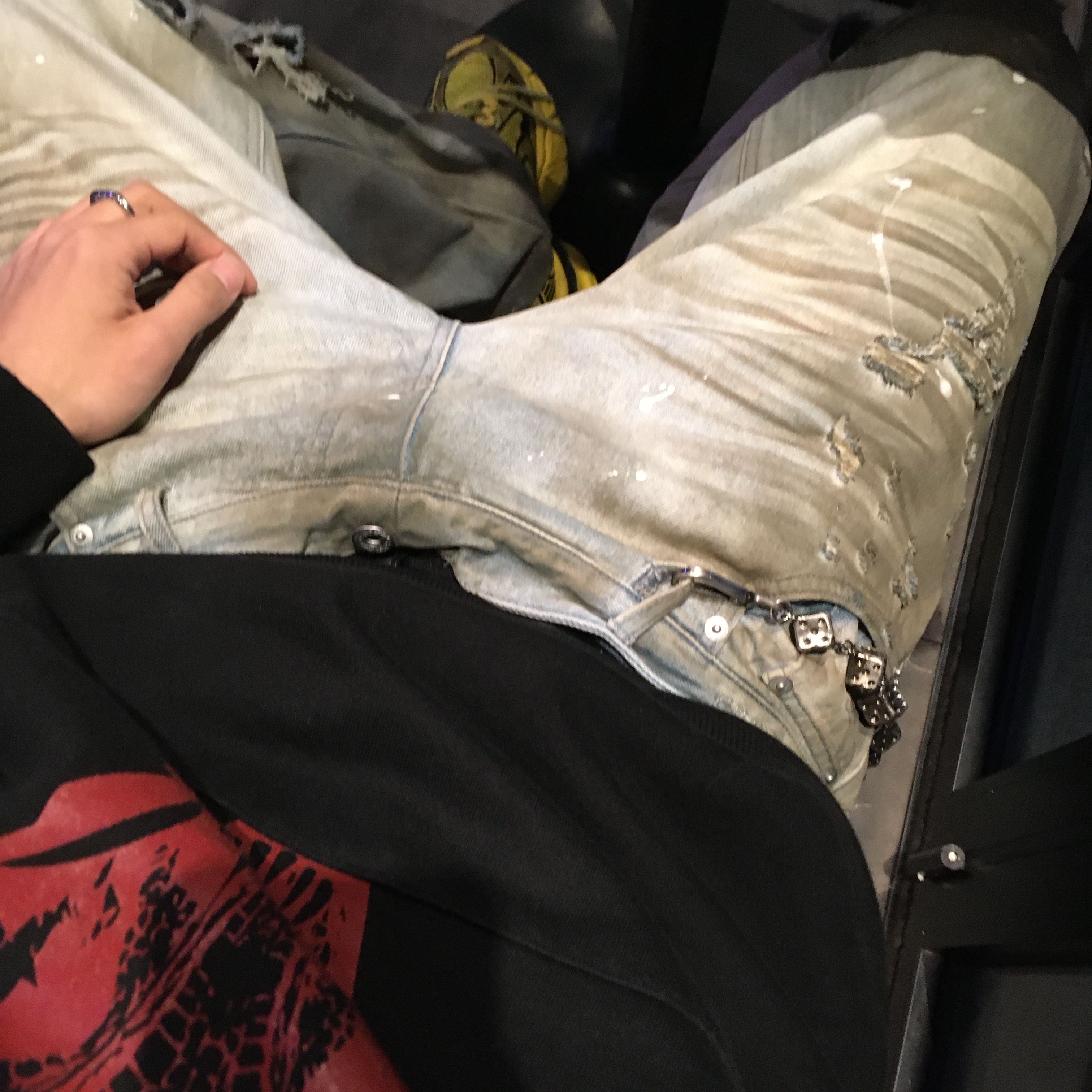 Balenciaga 3XL Sneakers Yellow Black 착용 스타일