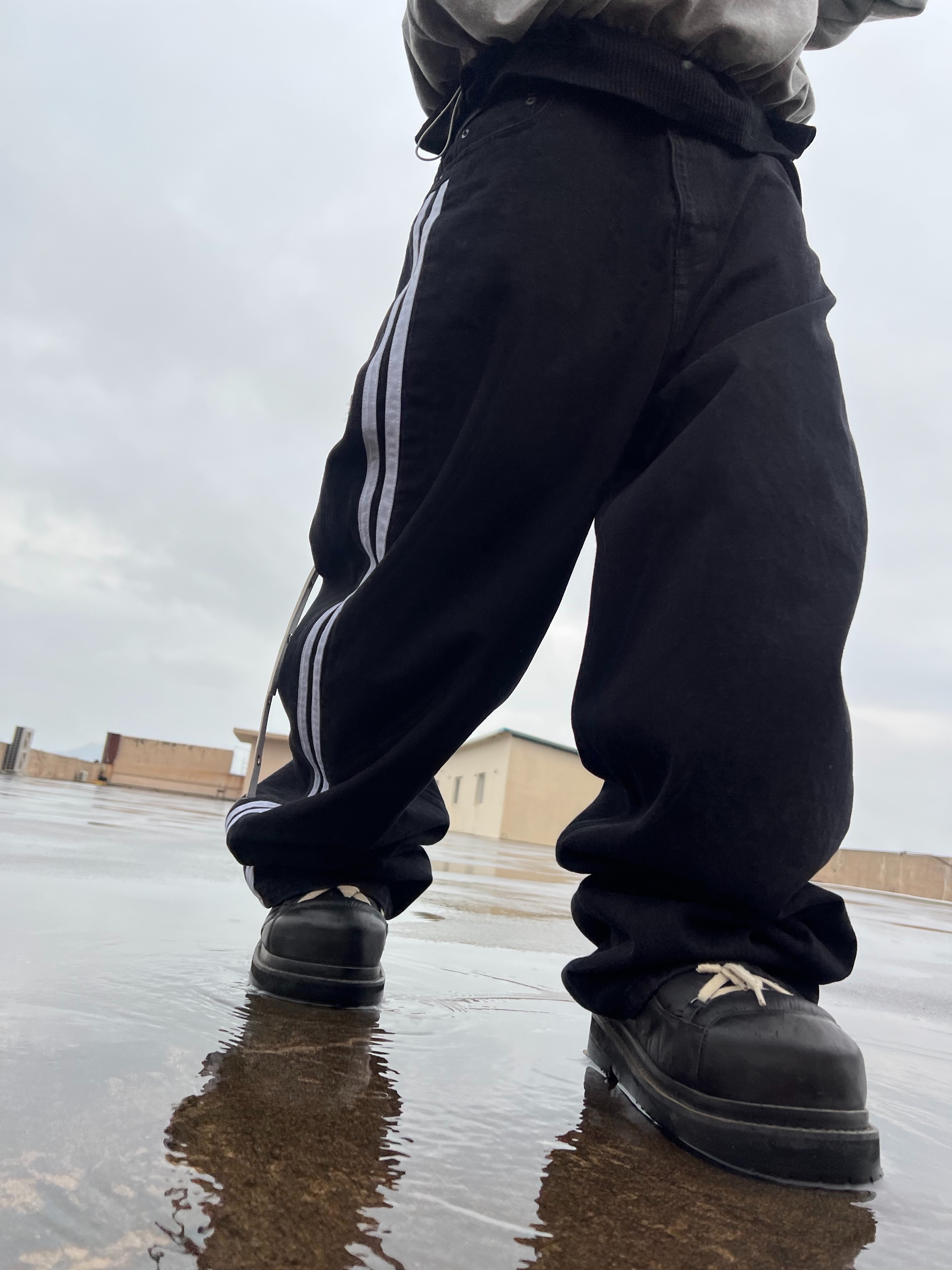 Undermycar Mu.140 Combi Crop Collar Sweatshirt Melange Gray, Undermycar MU.128 Original Logo Cracked Leather Belt Silver / Black 착용 스타일 - 8