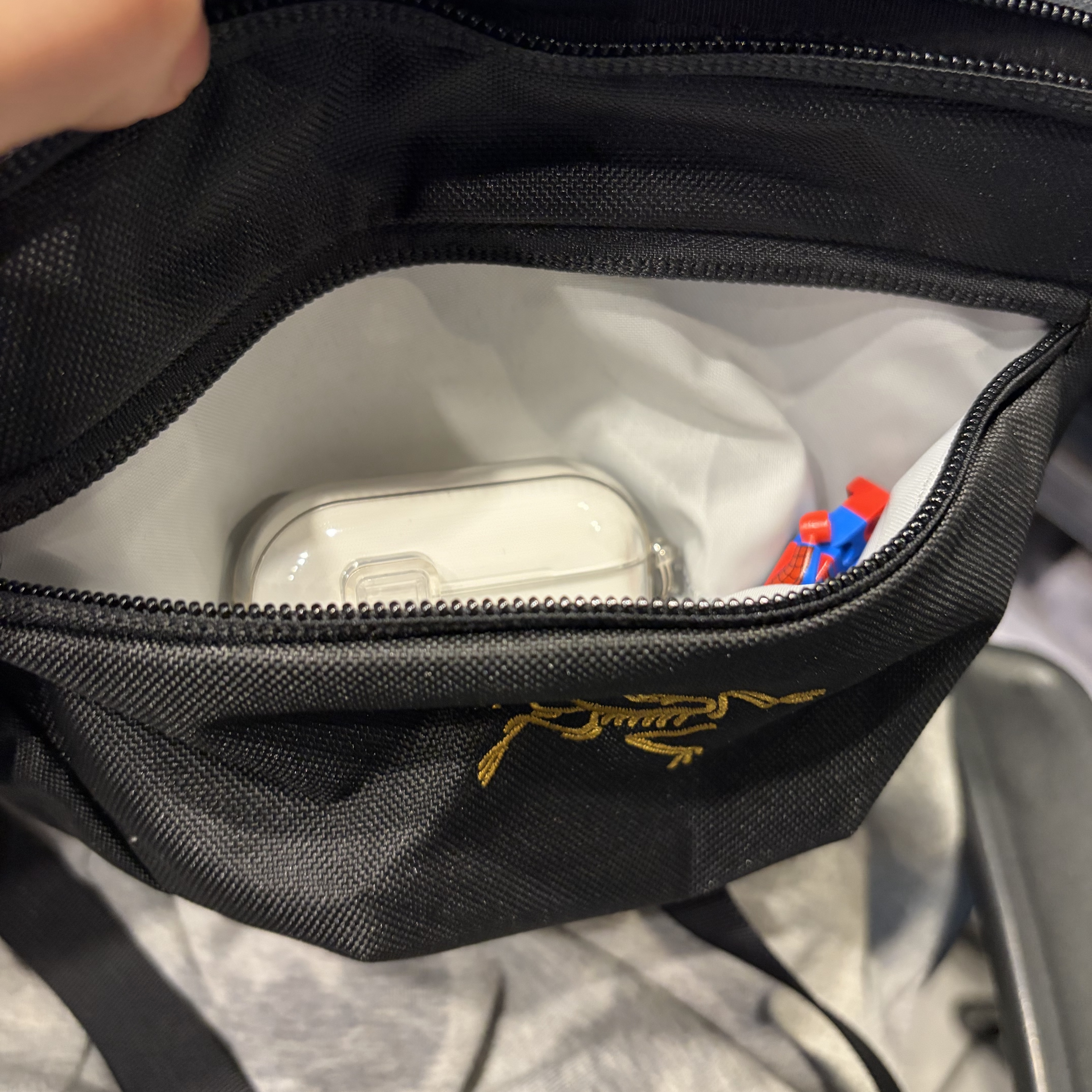 Arc'teryx Mantis 1 Waistpack Black 착용 스타일 - 5