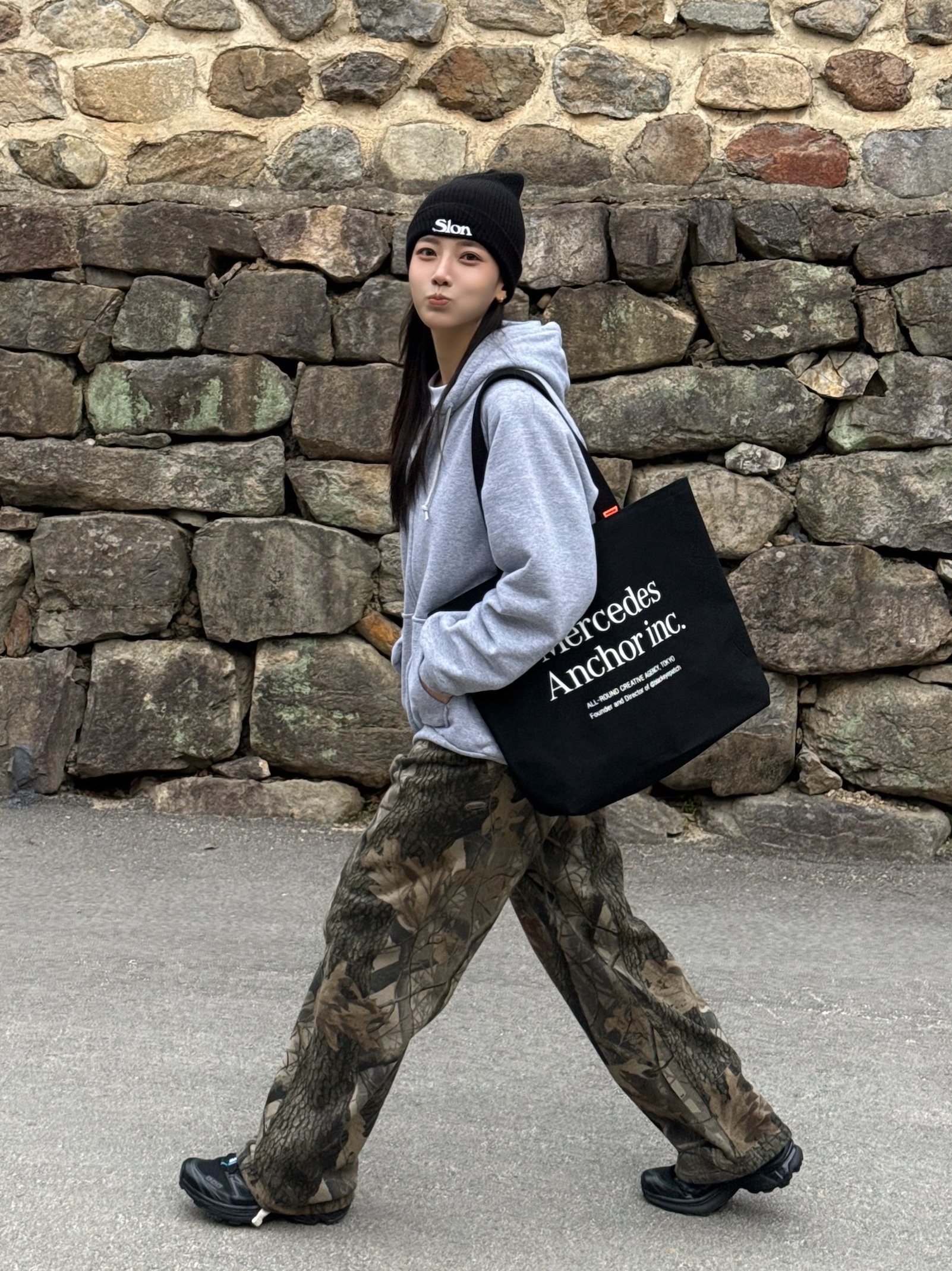 Supreme Small Box Drawstring Sweatpant Realtree Hardwoods Camo - 26SS 착용 스타일 - 1
