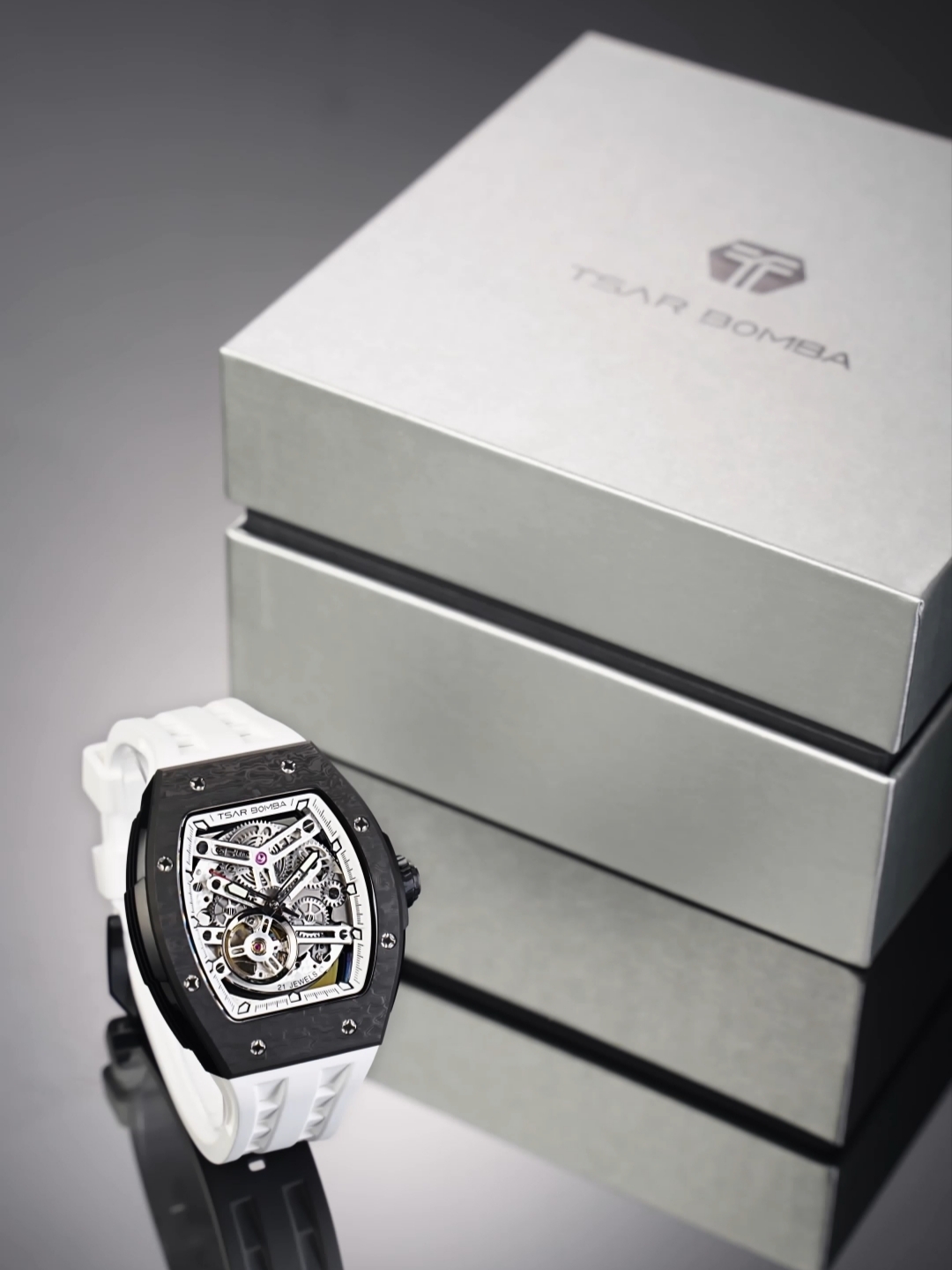 Tsar Bomba Elemental-Carbon Fiber Automatic  TB8228CF-03 Elite White 착용 스타일