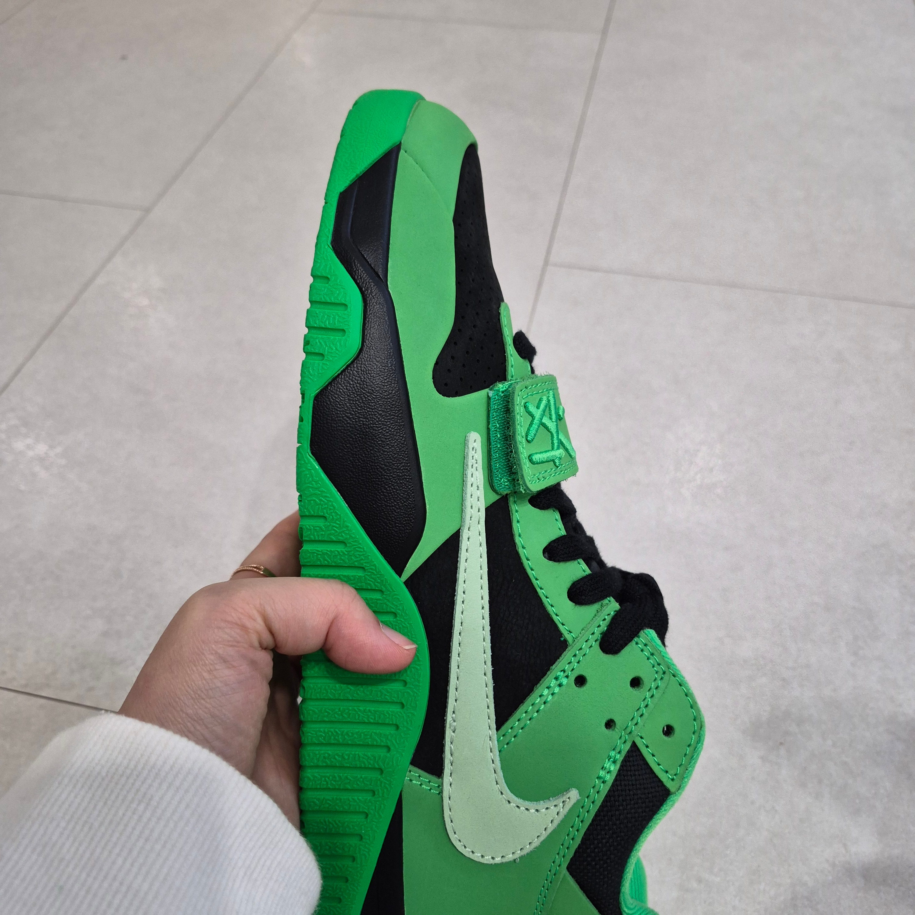 Jordan x Travis Scott Jumpman Jack TR Green Spark Vapor Green 착용 스타일 - 5