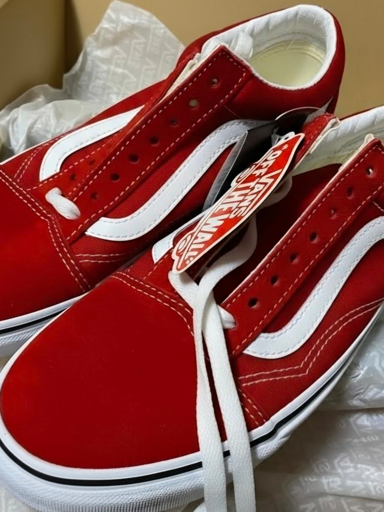 Vans Authentic 44 DX Anaheim Factory Red Vans Lace 착용 스타일