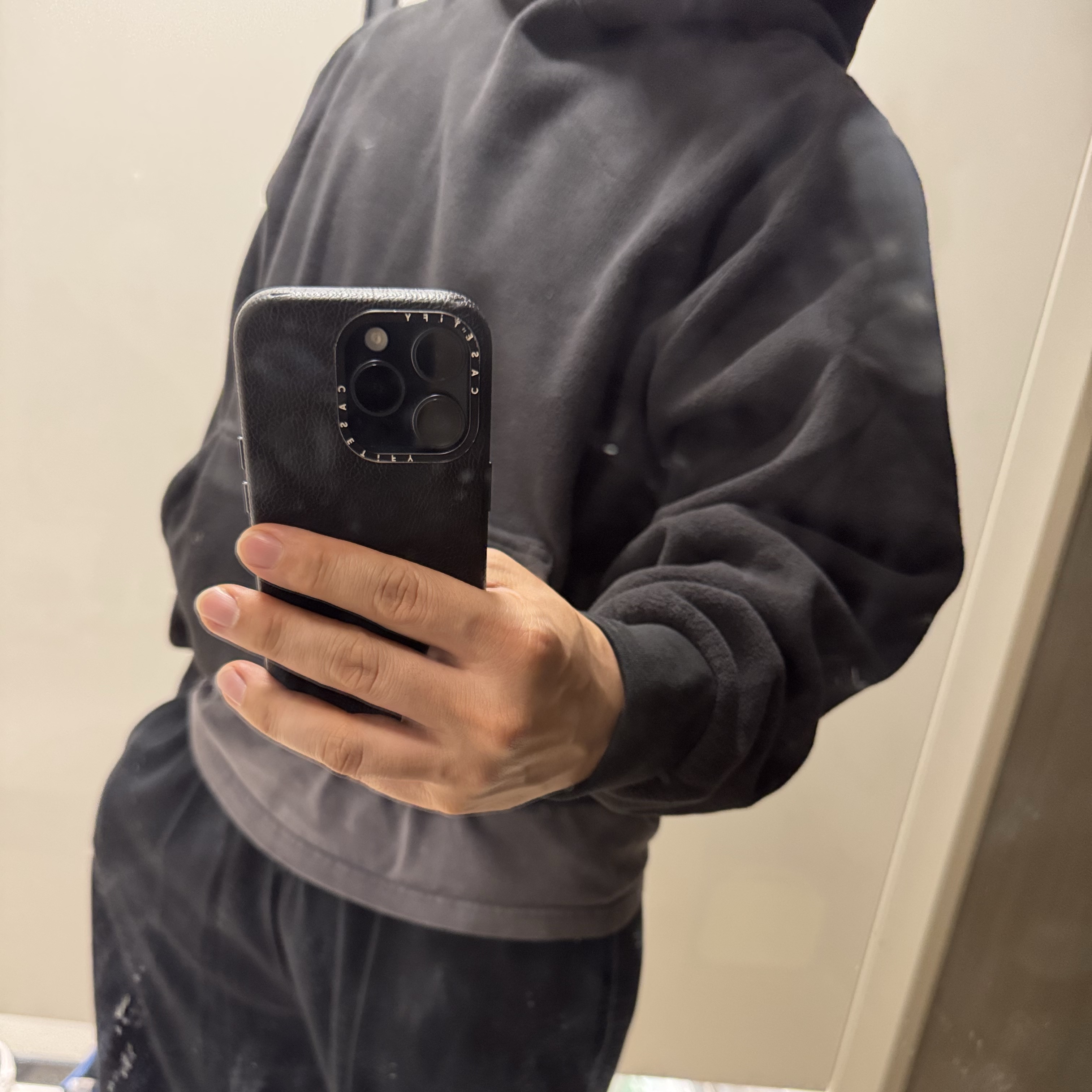 Yeezy Gap Polar Fleece Regular Hoodie Black 착용 스타일