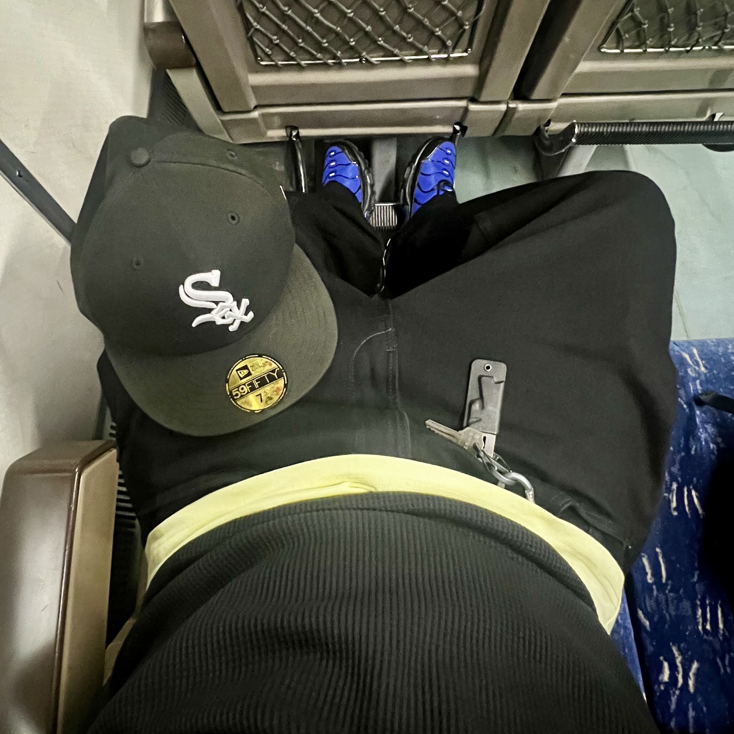 Nike Air Max Plus Premium Black Phantom, New Era MLB Authentic Chicago White Sox Game Cap Black 착용 스타일