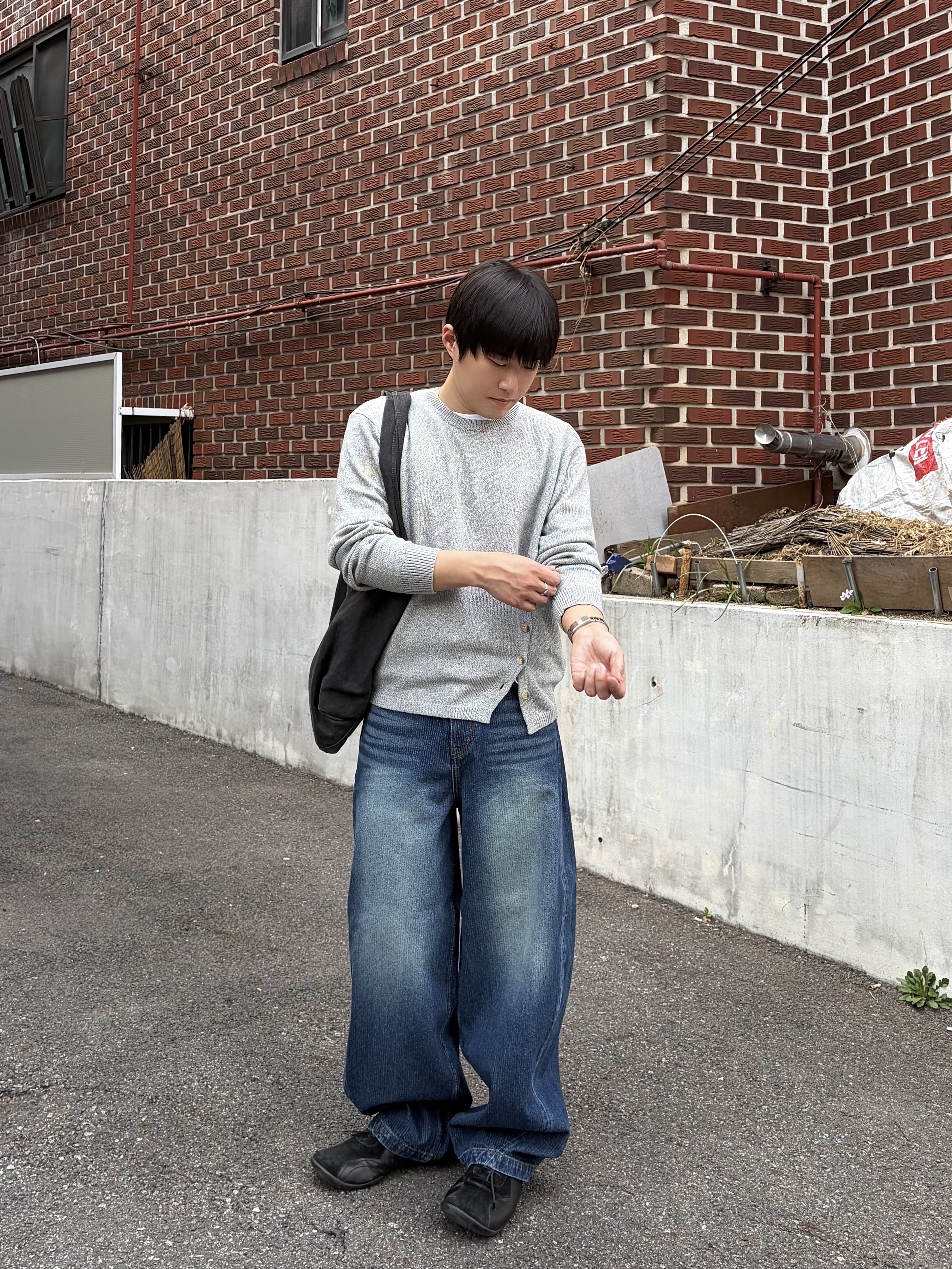 noun Corduroy Denim Pants Blue, Pemont Square Black 착용 스타일 - 3