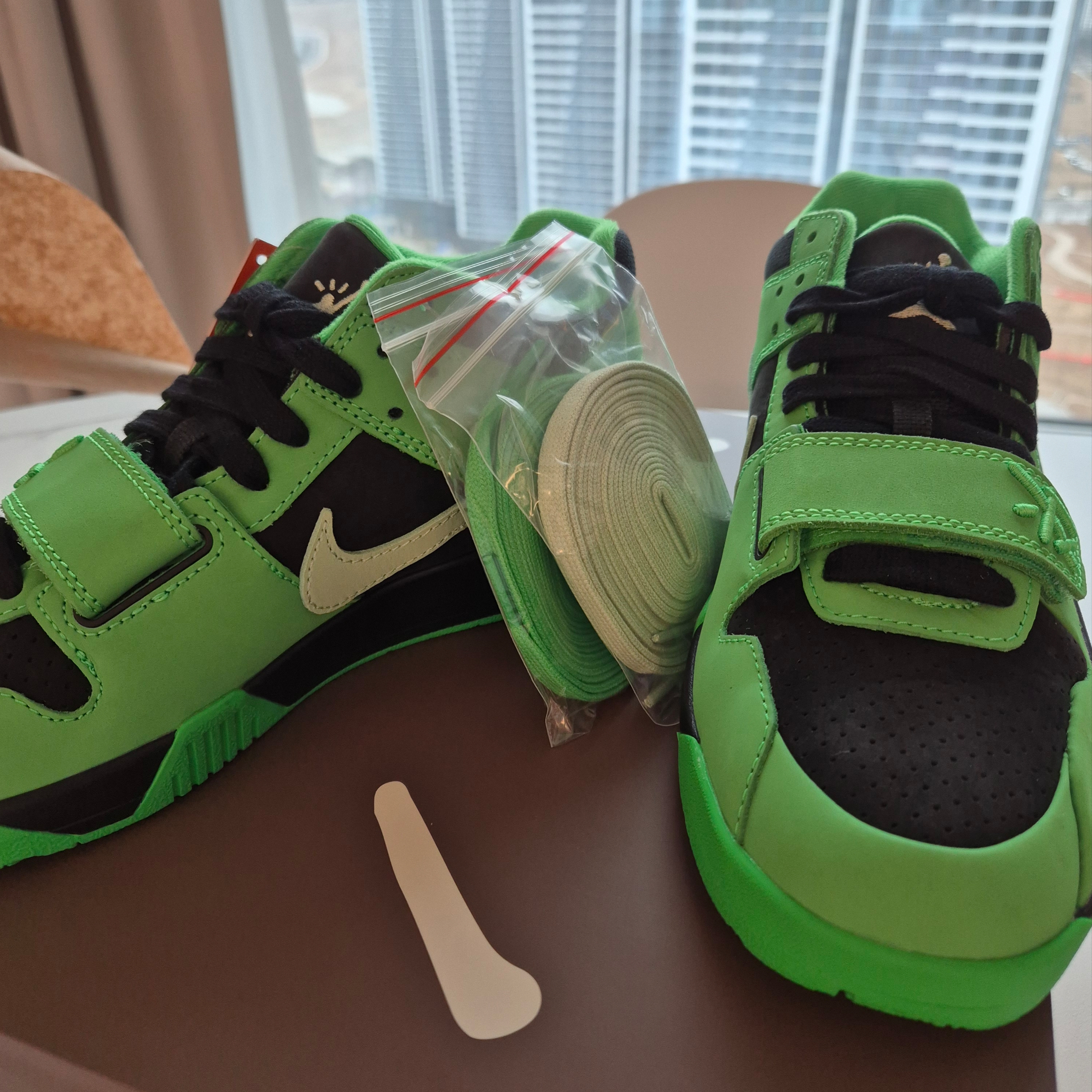 Jordan x Travis Scott Jumpman Jack TR Green Spark Vapor Green 착용 스타일 - 2