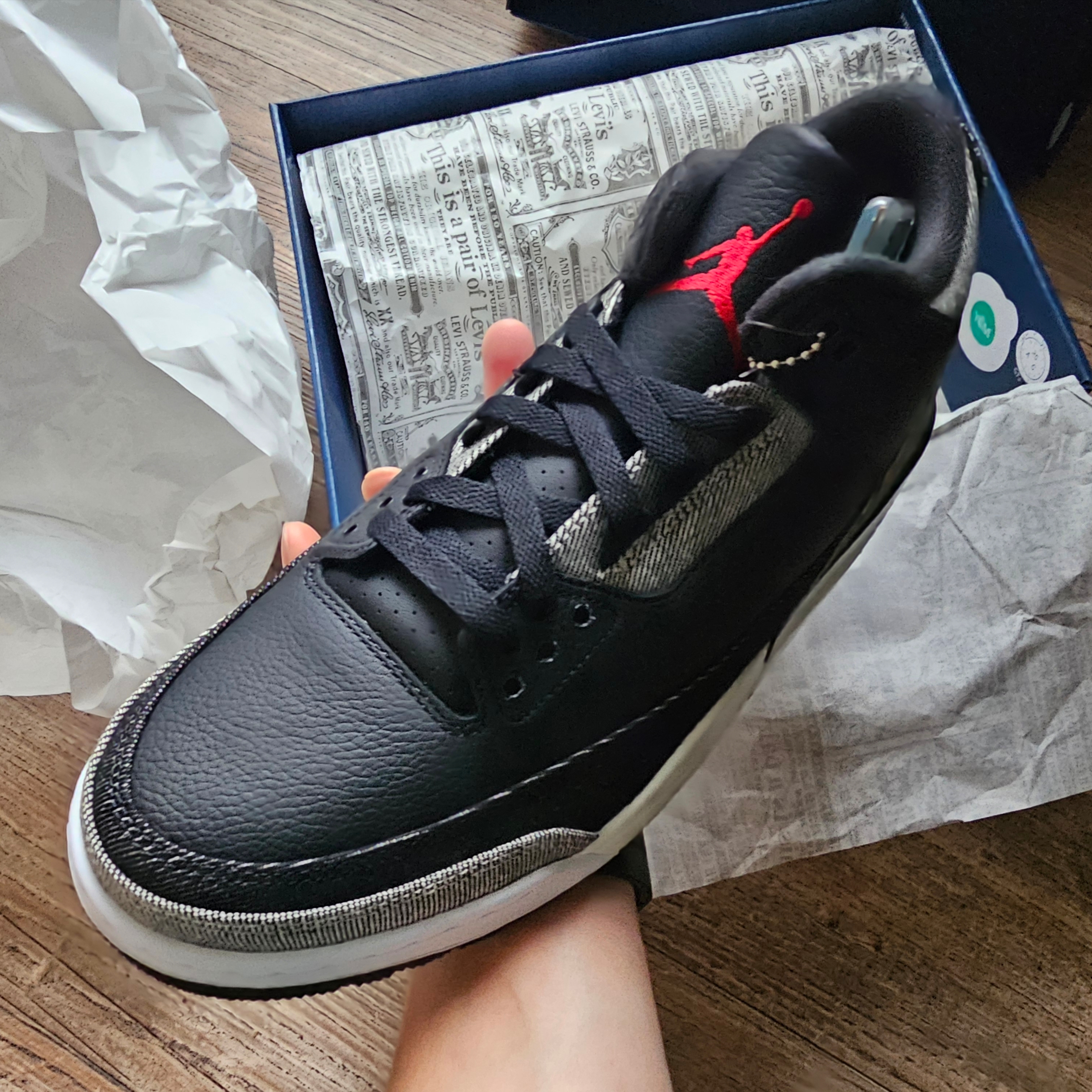 Jordan 3 x Levi’s Black and White 착용 스타일 - 3