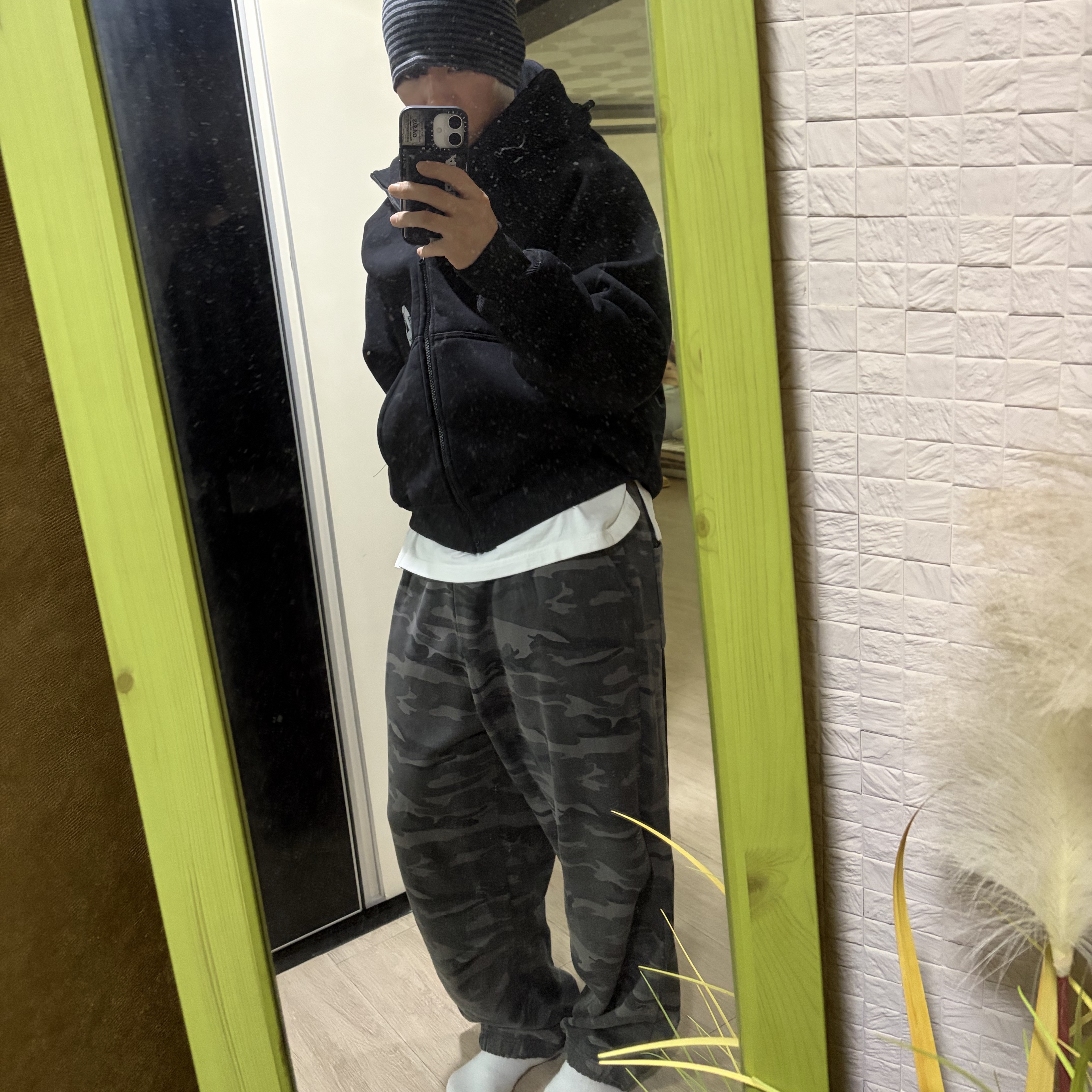 Palace Thermal Bonded Cap Hood Black - 24FW, BP2DISORDER Two-Tuck Wide Pants Camo 착용 스타일 - 2