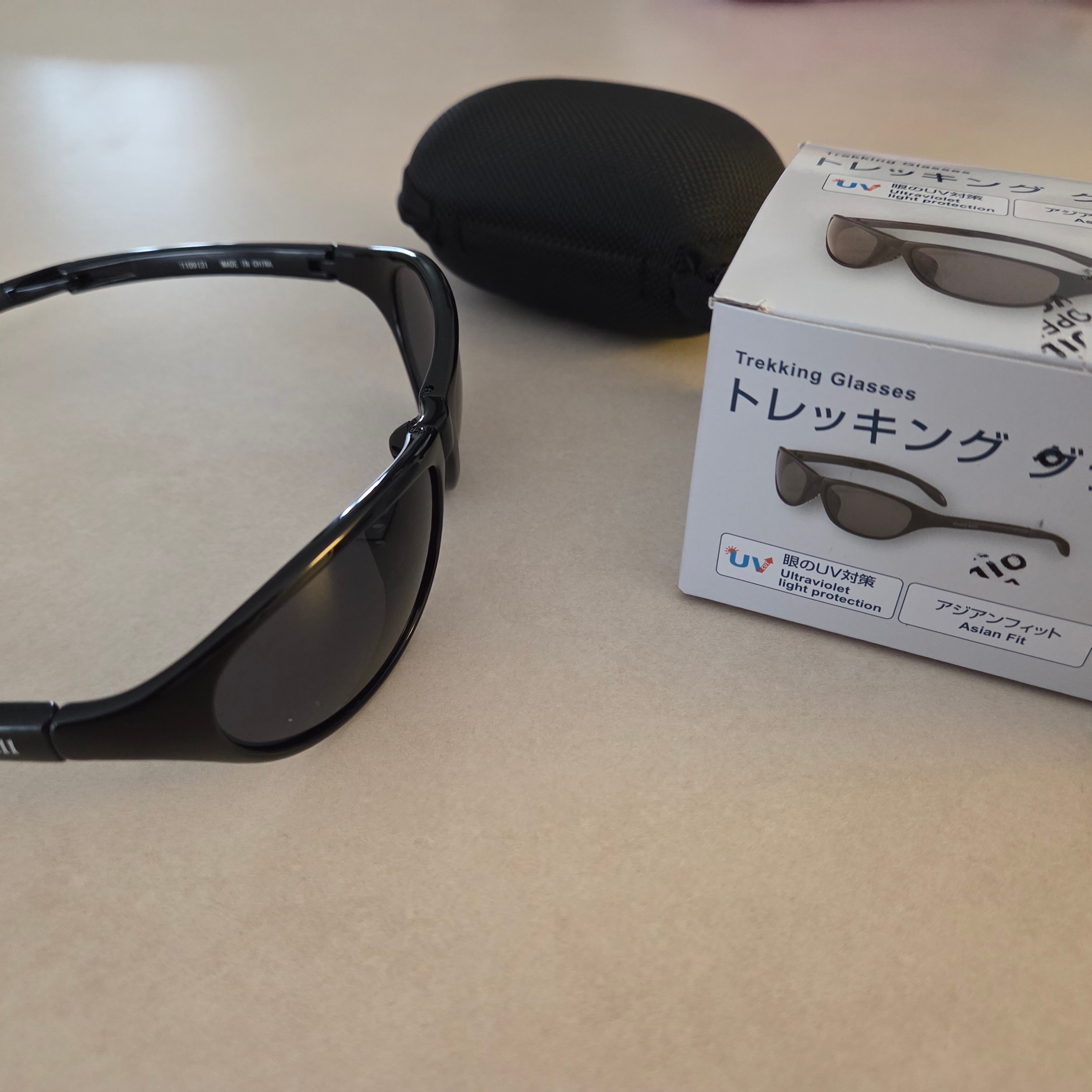 Montbell Trekking Glasses Black Grey 착용 스타일