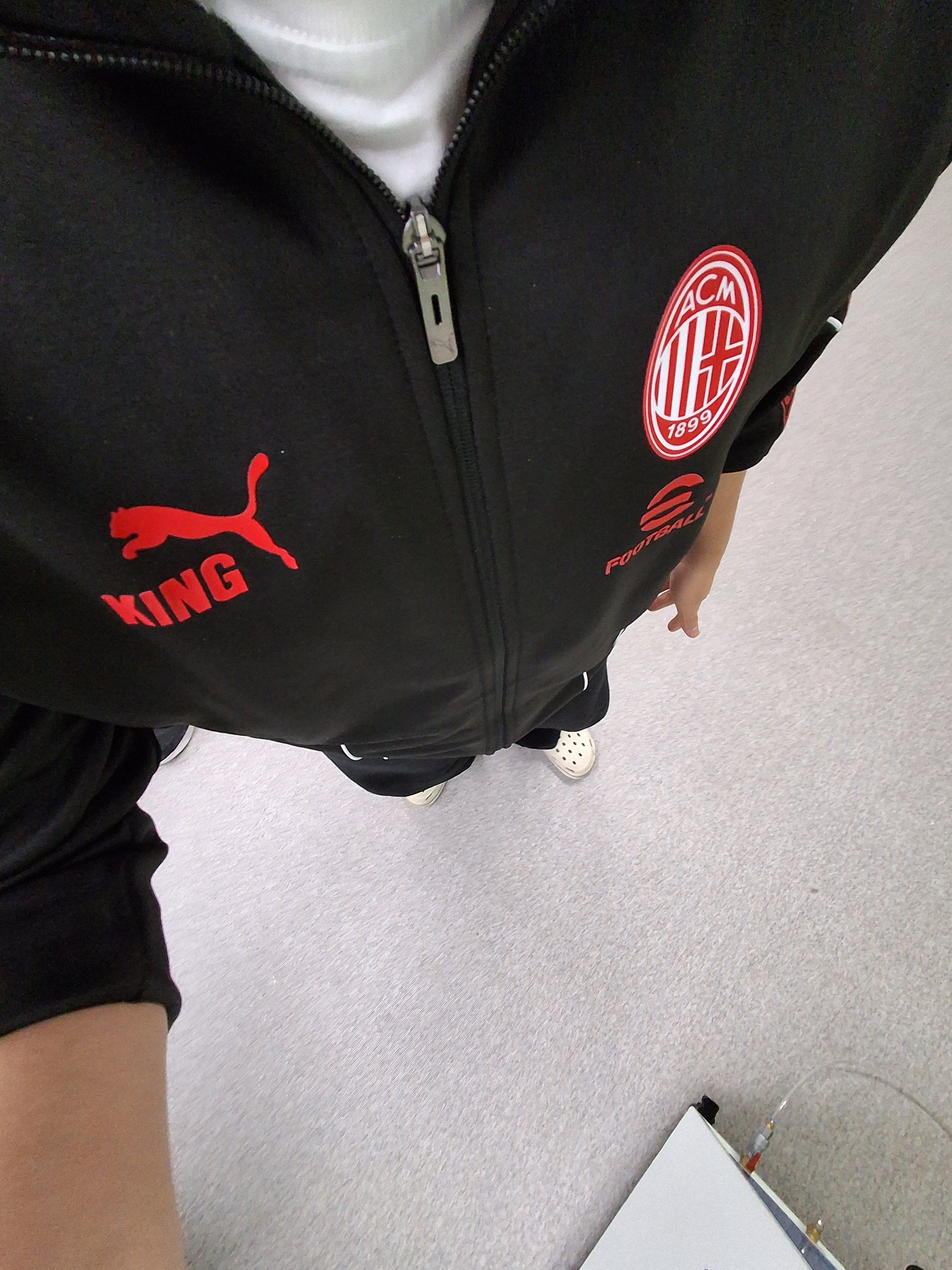 Puma AC Milan King Anthem Jacket Black 착용 스타일