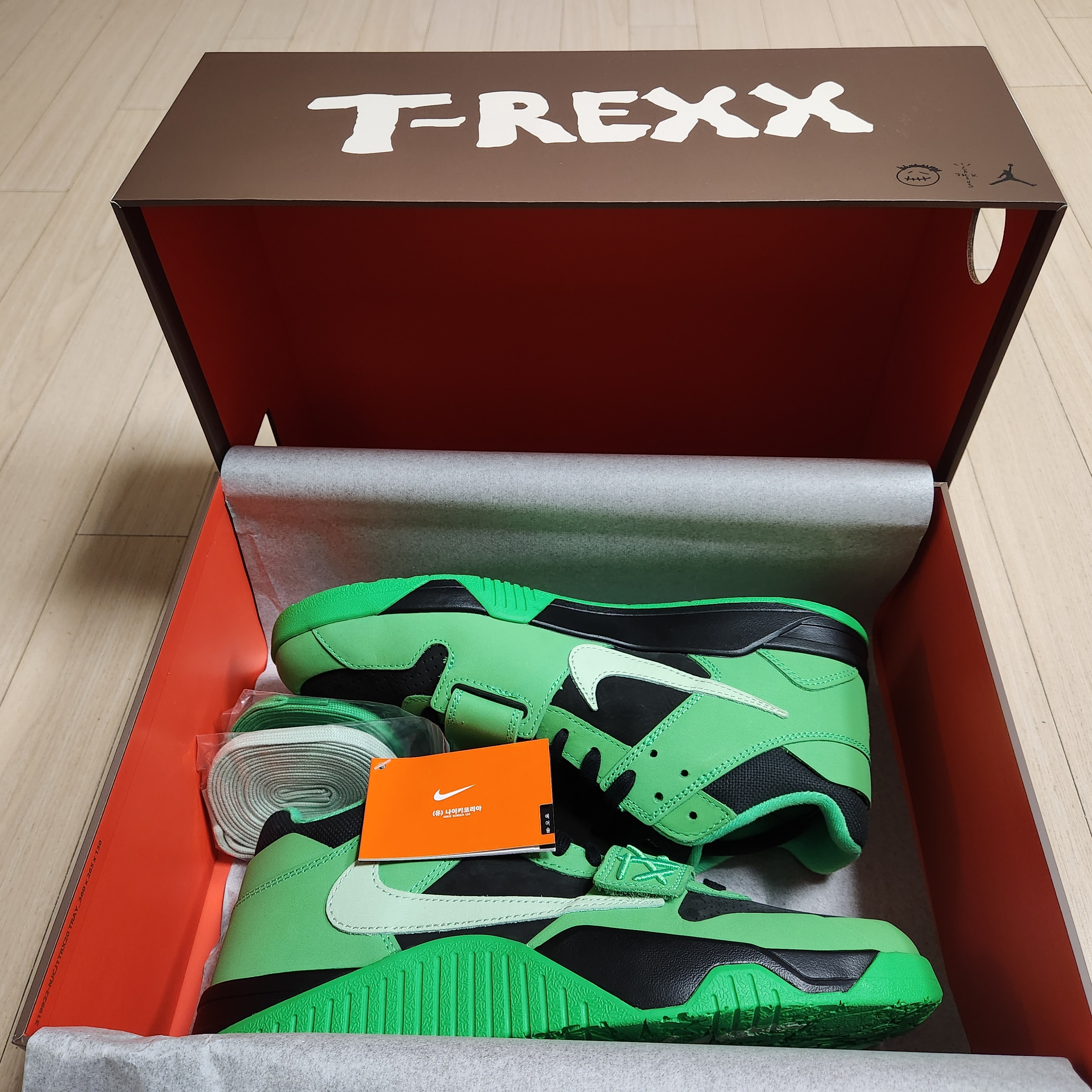 Jordan x Travis Scott Jumpman Jack TR Green Spark Vapor Green 착용 스타일 - 1