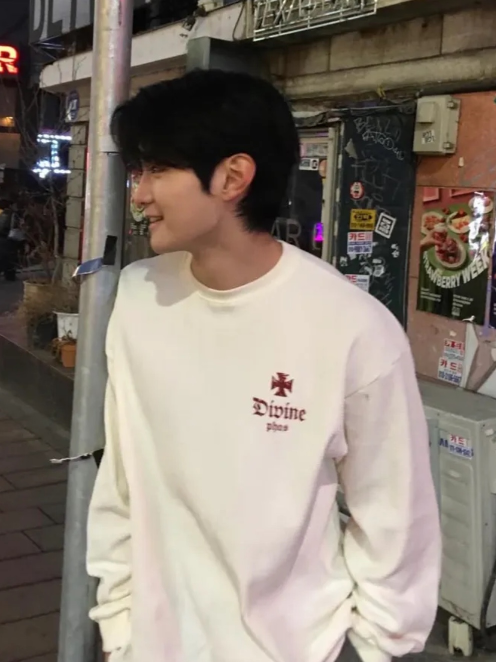 PHOS333 Divine Waffle Long Sleeved Cream, PHOS333 Divine Waffle Long Sleeved Dark Brown 착용 스타일 - 2