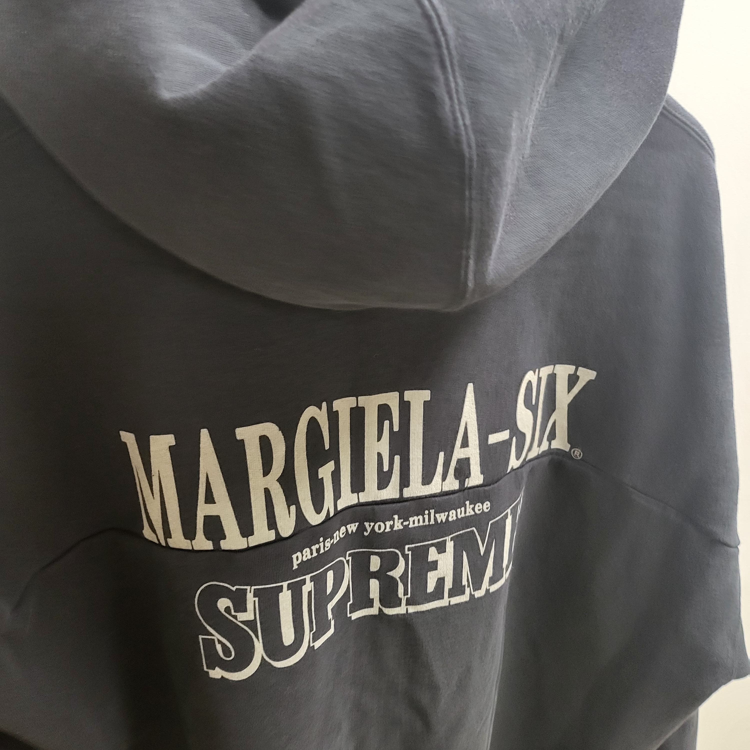 Supreme x MM6 Maison Margiela Eagle Zip Up Hooded Sweatshirt Black - 26SS 착용 스타일 - 2