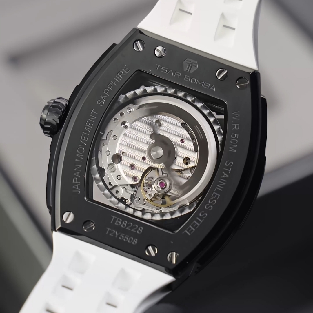 Tsar Bomba Elemental-Carbon Fiber Automatic  TB8228CF-03 Elite White 착용 스타일
