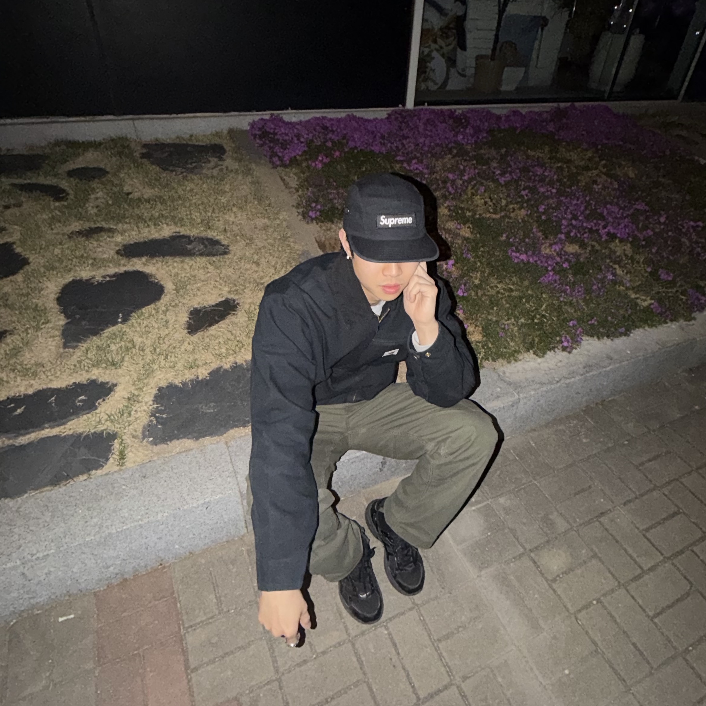 Carhartt WIP OG Detroit Jacket Black Aged Canvas, Supreme Military Camp Cap Black - 26SS μ°©μ© μ€νμΌ - 2