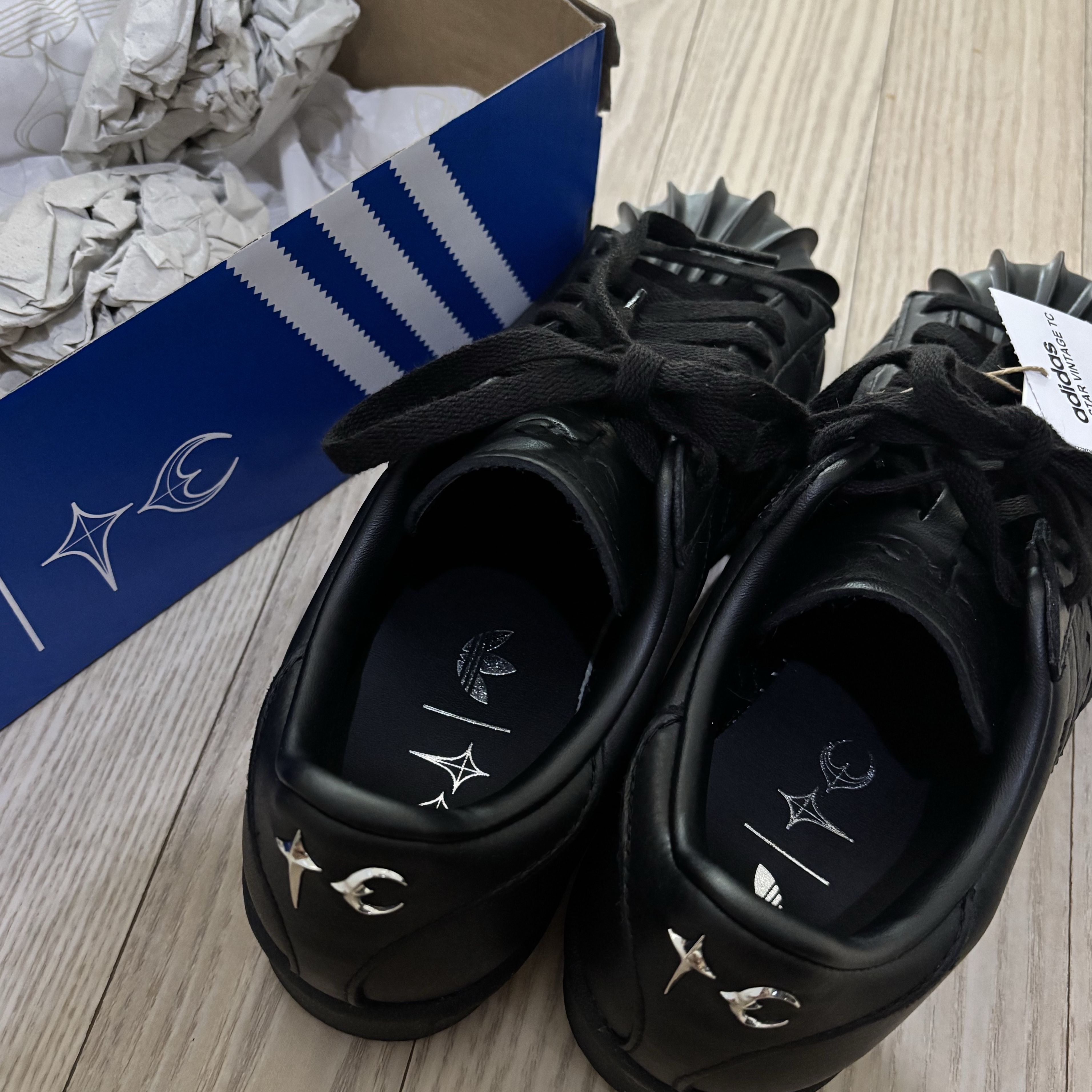 Adidas x Thug Club Superstar Vintage Core Black 착용 스타일