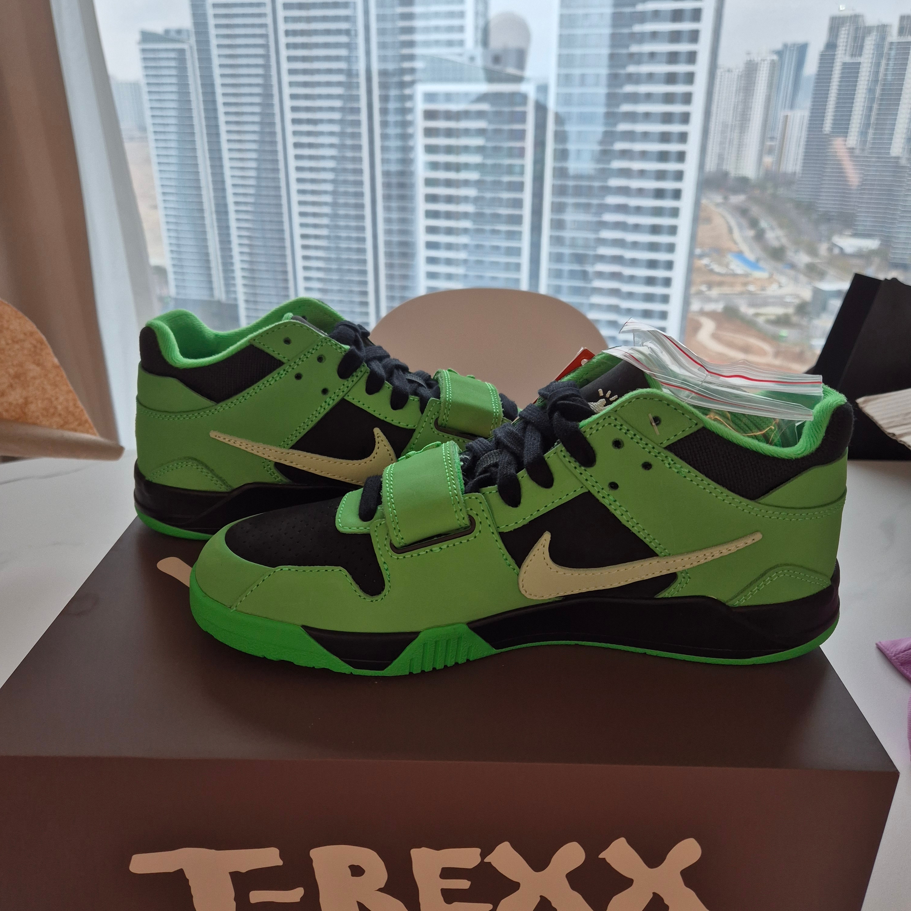 Jordan x Travis Scott Jumpman Jack TR Green Spark Vapor Green 착용 스타일 - 4