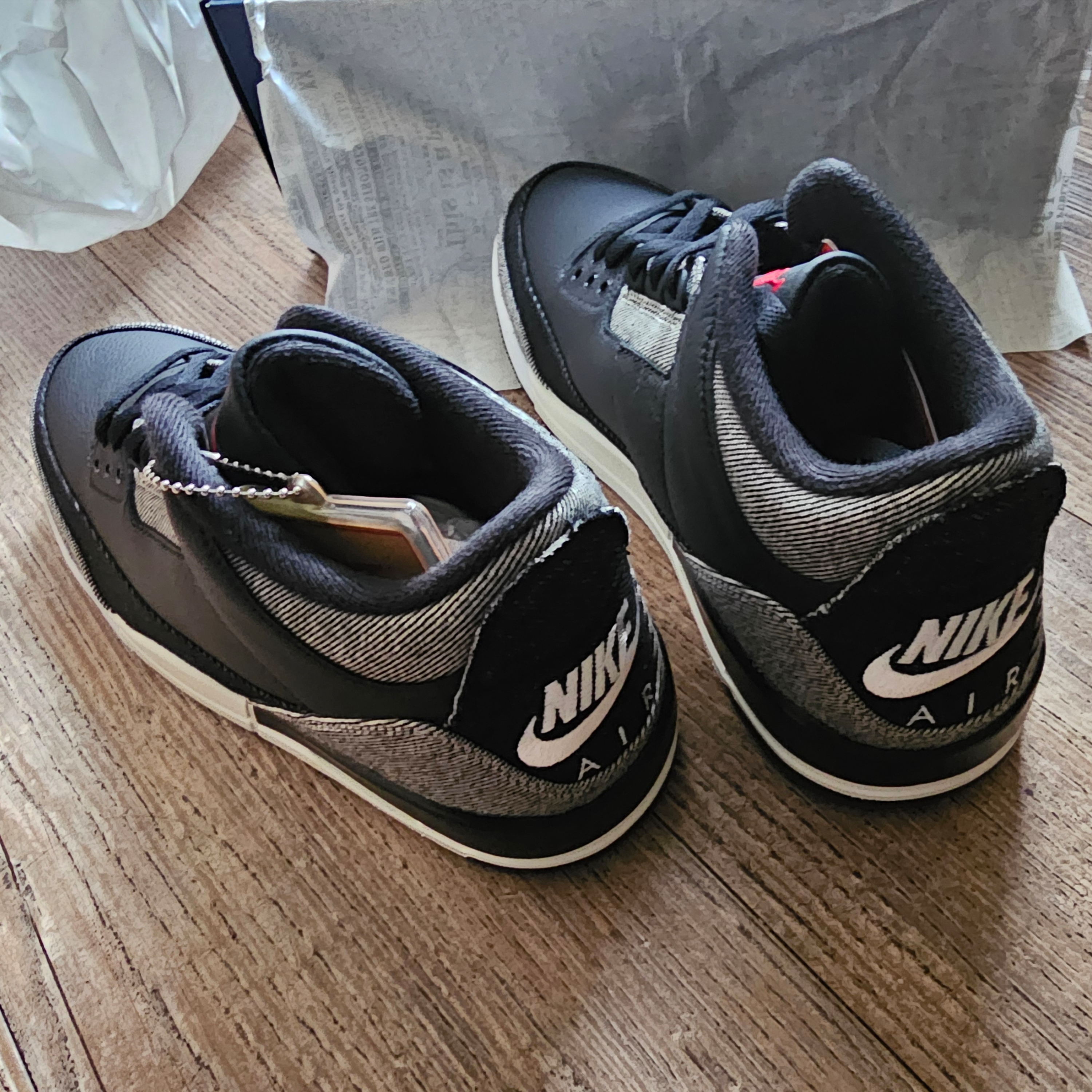 Jordan 3 x Levi’s Black and White 착용 스타일 - 7