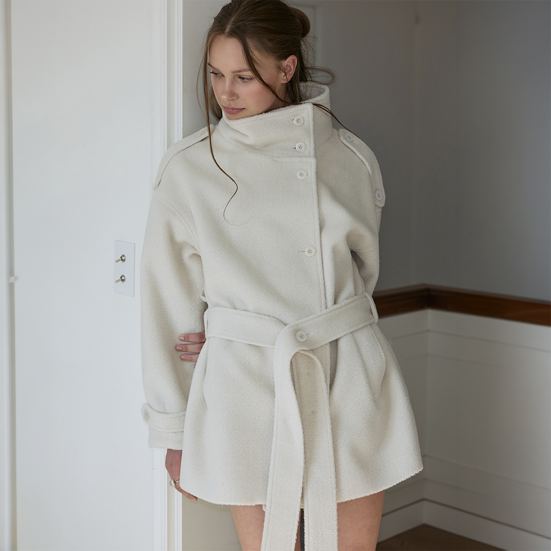 로제프란츠 벨티드 퍼널넥 울 하프 코트 [아이보리](Rosefrantz Belted Funnel-Neck Wool Half Coat [Ivory]) - 2