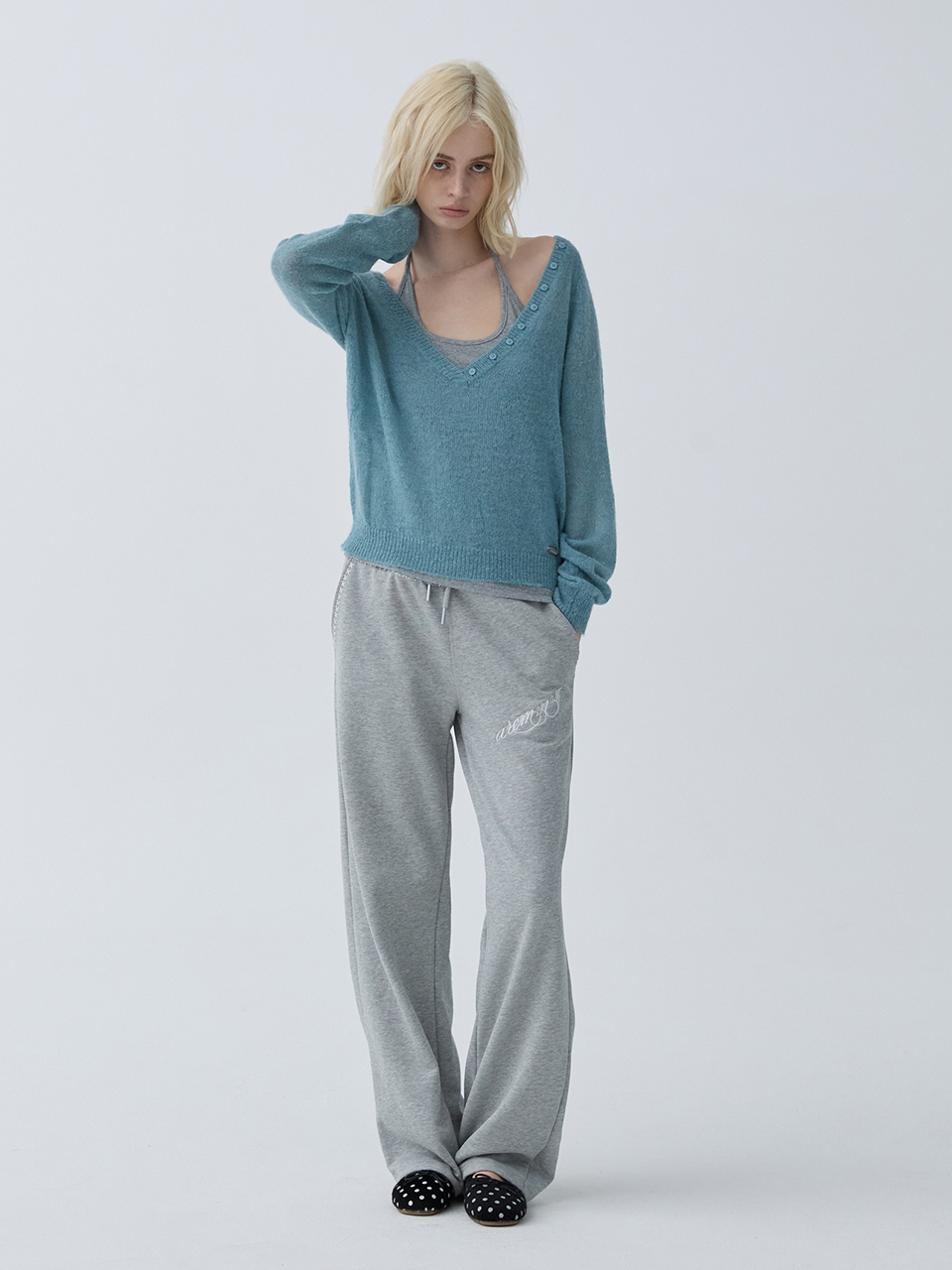 아크무어 에센셜 자수 로우웨이스트 팬츠 그레이(ARCMOOR Essential Embroidered Low-Waist Pants Grey) - 3