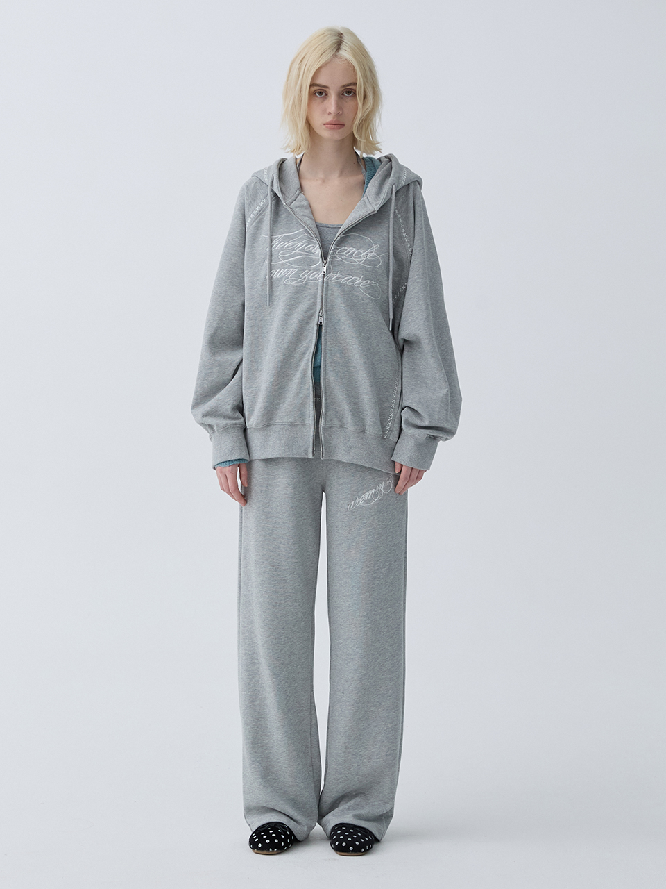 아크무어 에센셜 자수 로우웨이스트 팬츠 그레이(ARCMOOR Essential Embroidered Low-Waist Pants Grey) - 6