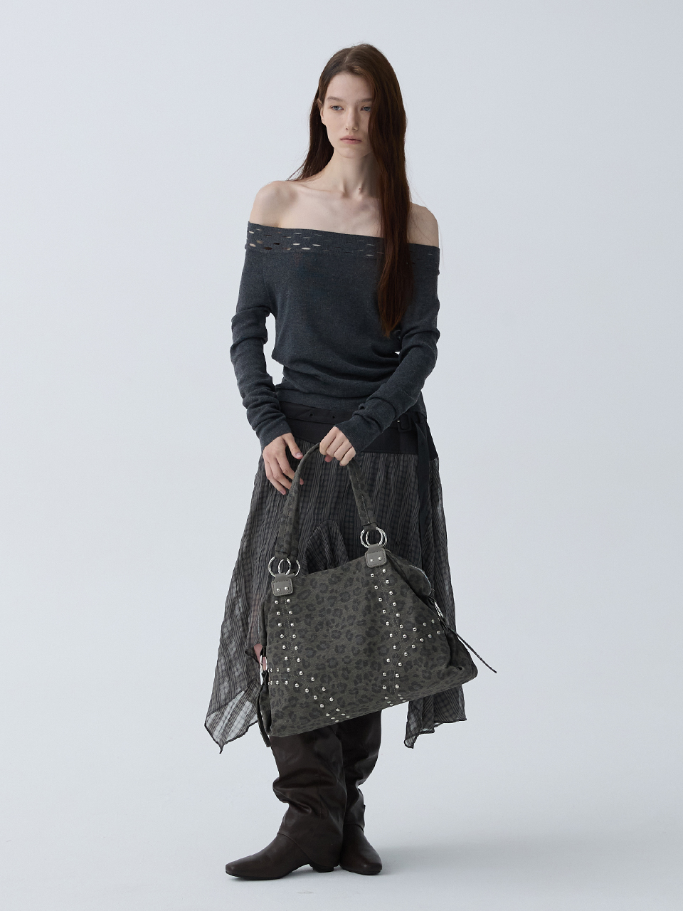 아크무어 스터디드 와일드 백 그레이(ARCMOOR Studded Wild Bag Grey) - 3