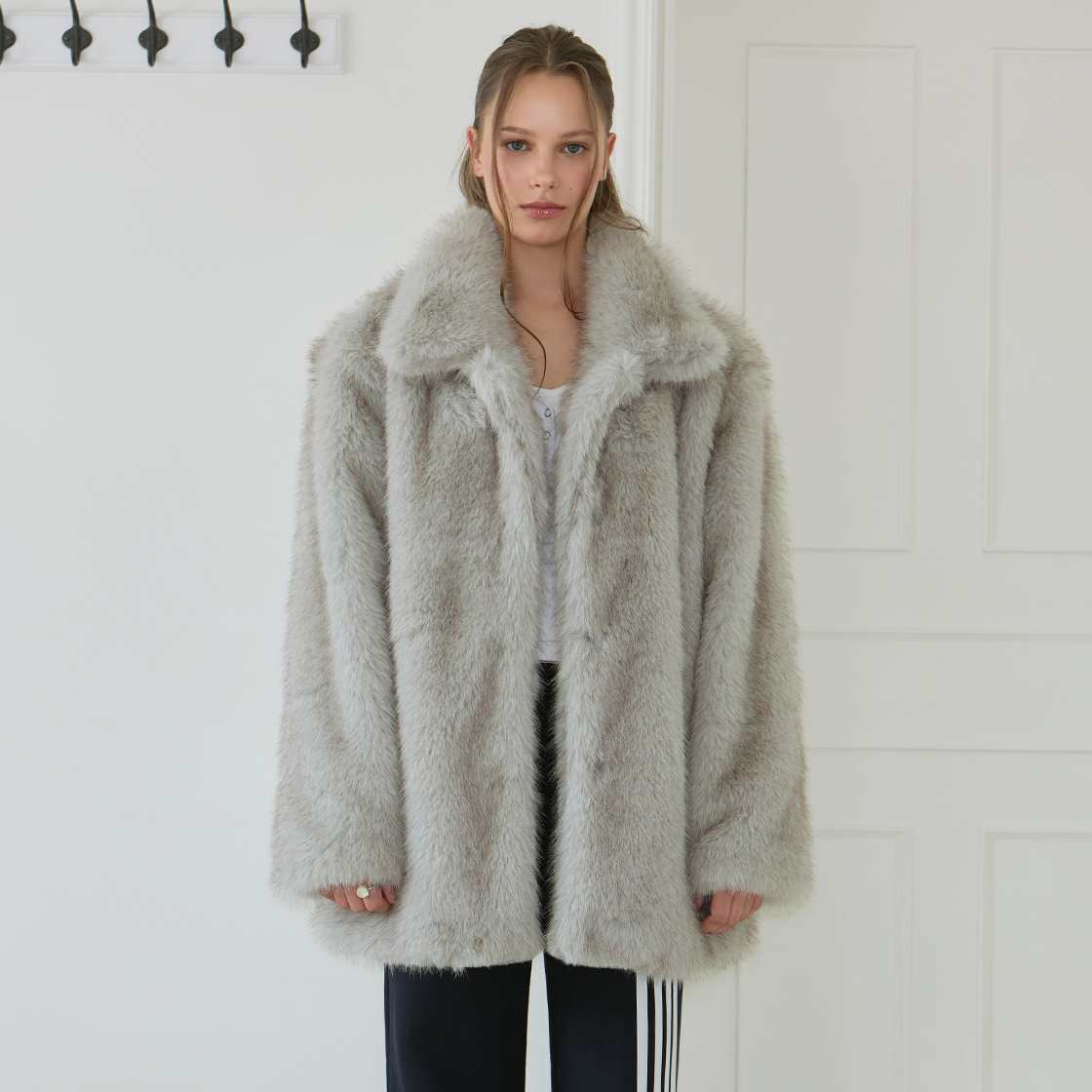 로제프란츠 하이넥 퍼 하프 코트 [그레이](Rosefrantz High-Neck Fur Half Coat [Gray]) - 2
