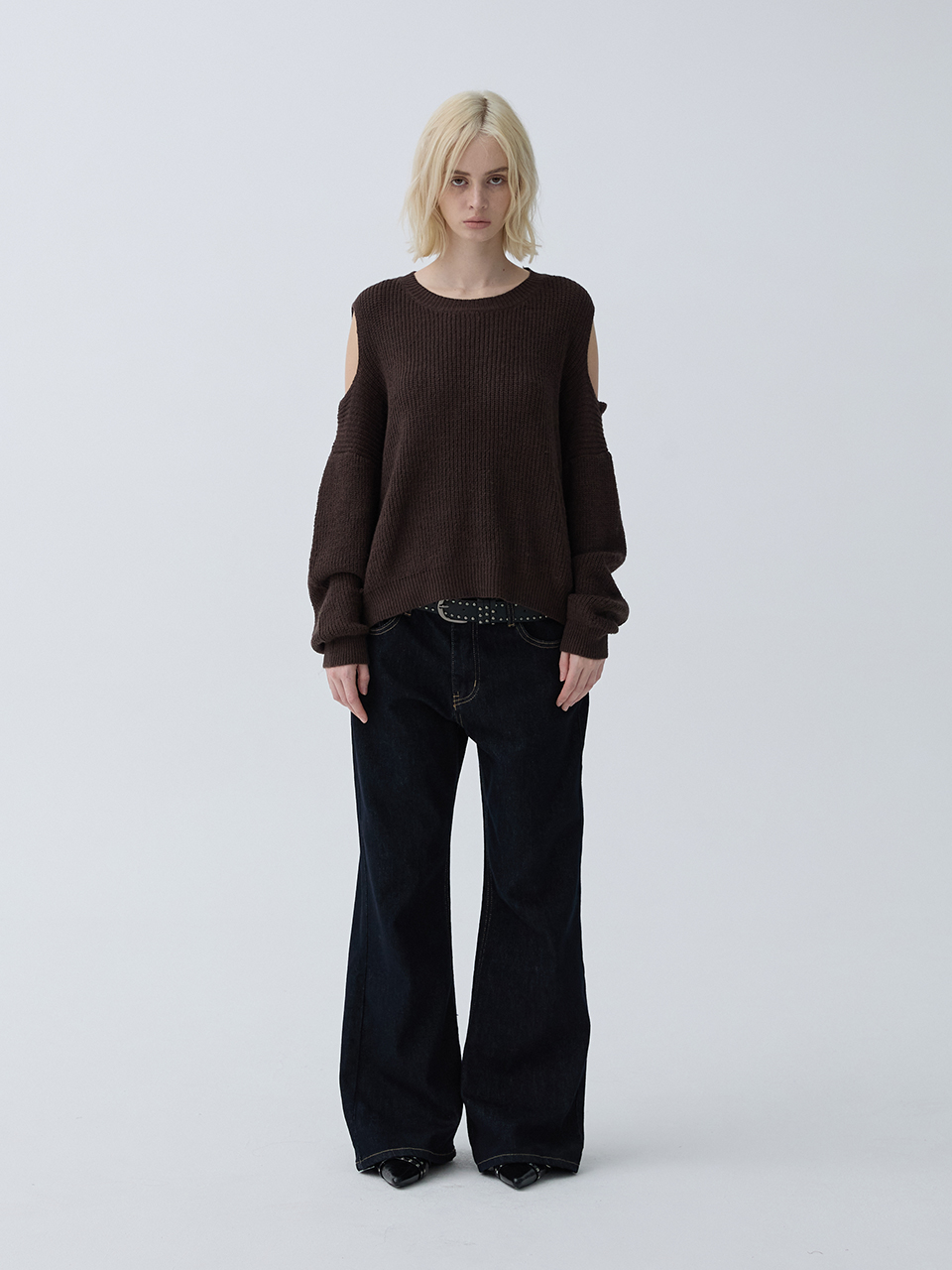 아크무어 슬릿 숄더 니트 브라운(ARCMOOR Slit Shoulder Knit Brown) - 2