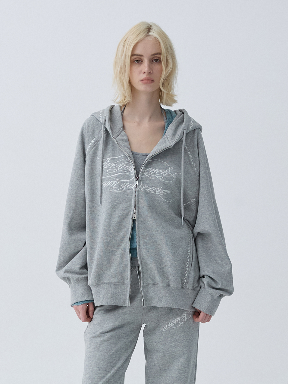 아크무어 에센셜 자수 후드 집업 그레이(ARCMOOR Essential Embroidered Hooded Zip-Up Grey) - 2