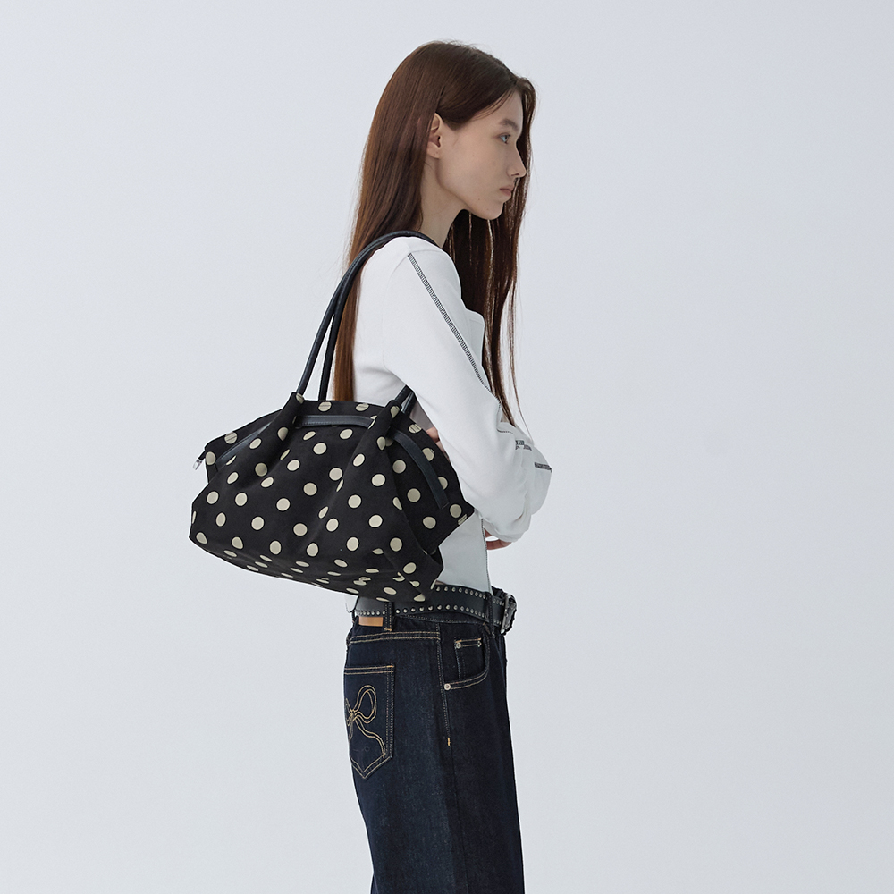 아크무어 도트 볼륨 토트백 블랙(ARCMOOR Dot Volume Tote Bag Black) - 4