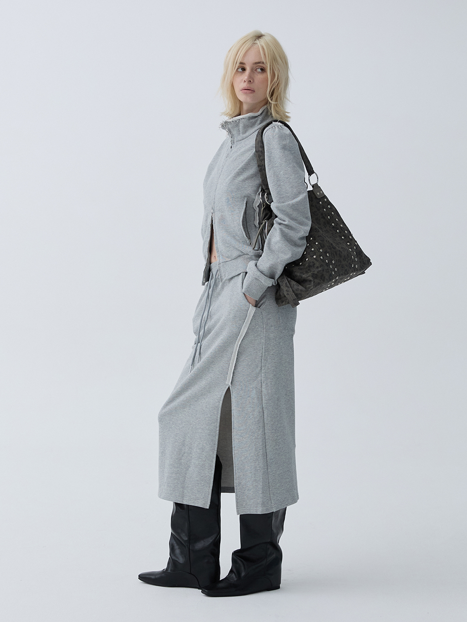 아크무어 스터디드 와일드 백 그레이(ARCMOOR Studded Wild Bag Grey) - 5