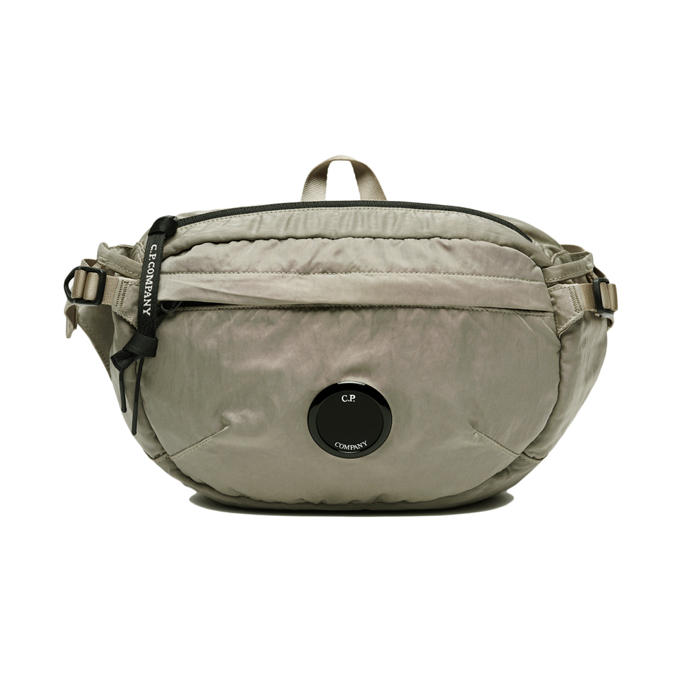 [15% 쿠폰] 씨피컴퍼니 렌즈 와펜 힙색/벨트백 그레이([15% 쿠폰] C.P. Company Lens Wappen Hip Sack Belt Bag Grey) - 2