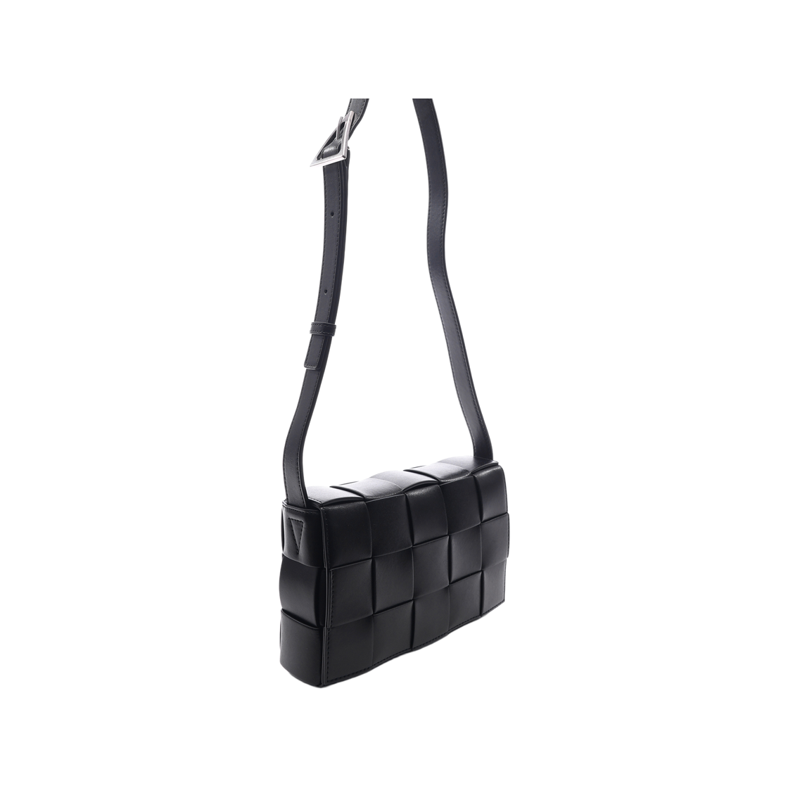 [15% 쿠폰] 보테가 베네타 어반 레더 크로스바디 카세트백 블랙 실버([15% 쿠폰] Bottega Veneta Urban Leather Crossbody Cassette Black Silver) - 3