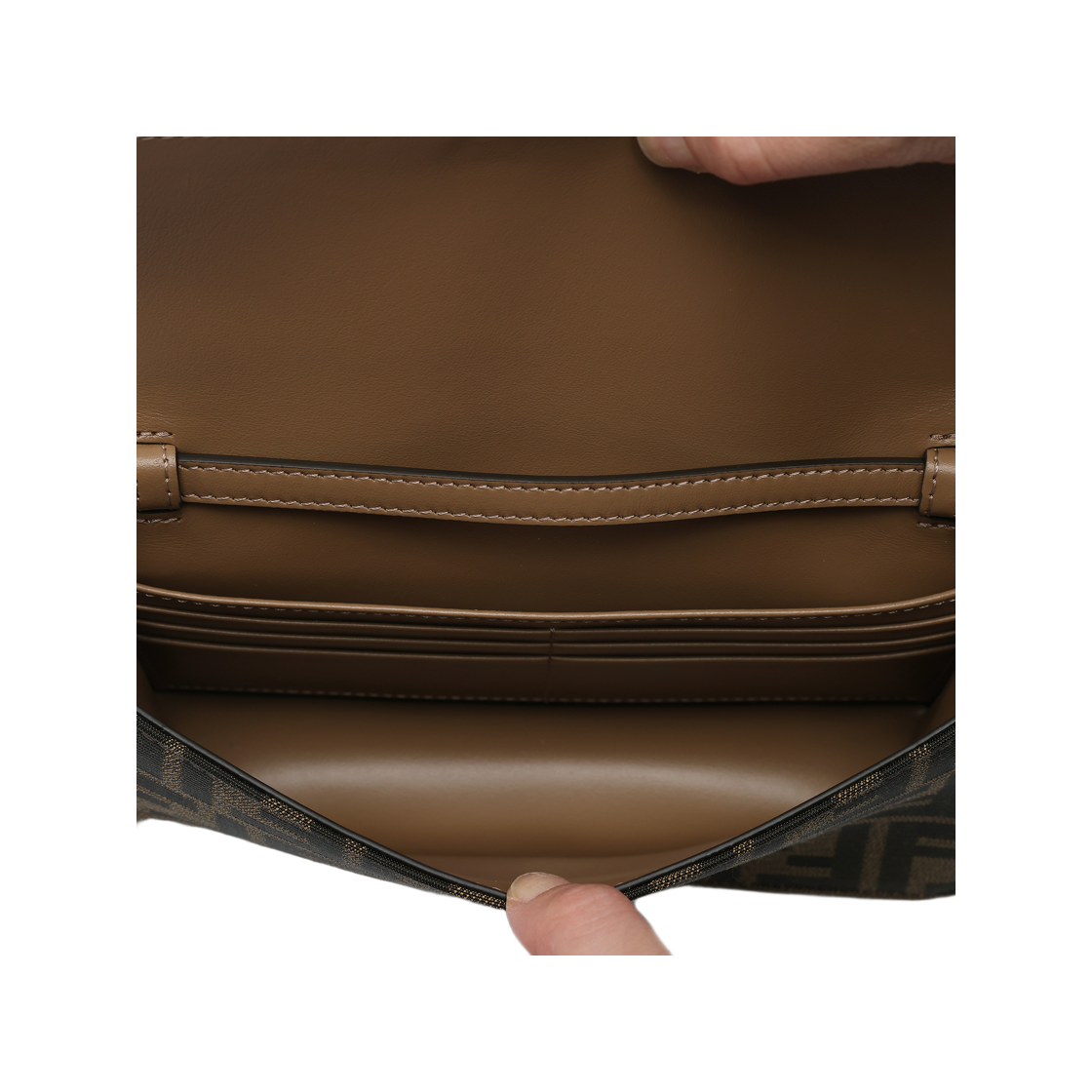 [15% 쿠폰] 펜디 FF 체인 바게트 월렛 브라운([15% 쿠폰] Fendi FF Chain Baguette Wallet Brown) - 6