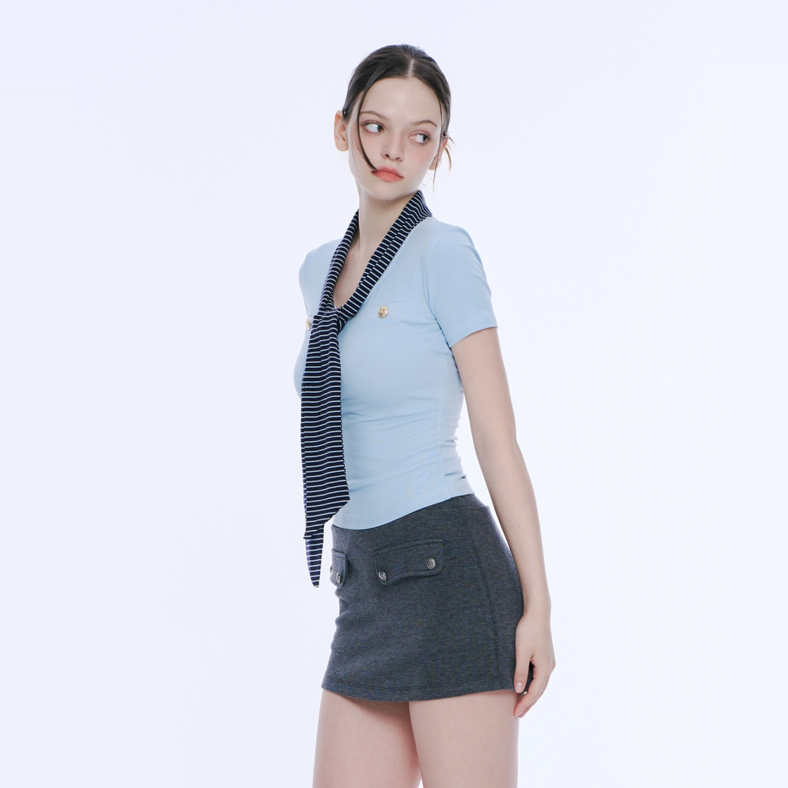아크메서드 스카프 디테일 버튼 티 - 스카이 블루(ARCMETHOD Scarf Detail Button Tee - Sky Blue) - 3
