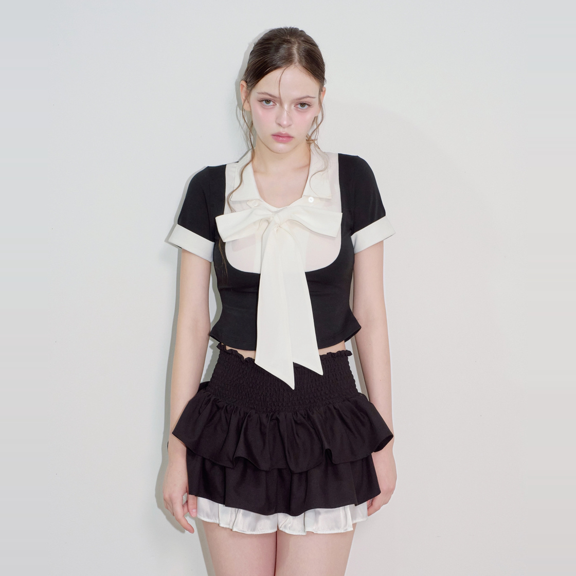 아크메서드 레이어드 리본 스카프 타이 숏슬리브 탑 - 블랙(ARCMETHOD Layered Ribbon Scarf-Tie Short Sleeve Top - Black) - 2