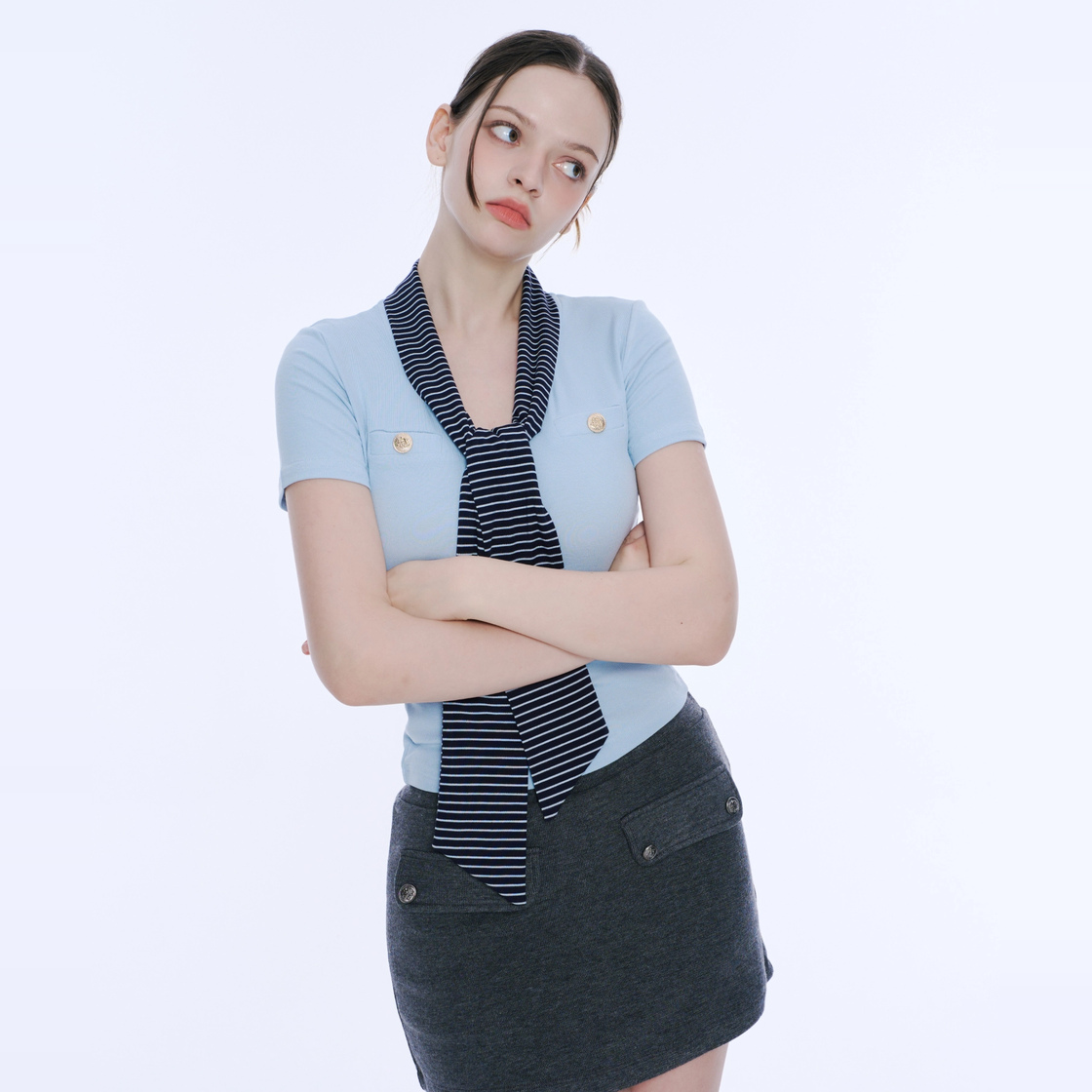아크메서드 스카프 디테일 버튼 티 - 스카이 블루(ARCMETHOD Scarf Detail Button Tee - Sky Blue) - 5